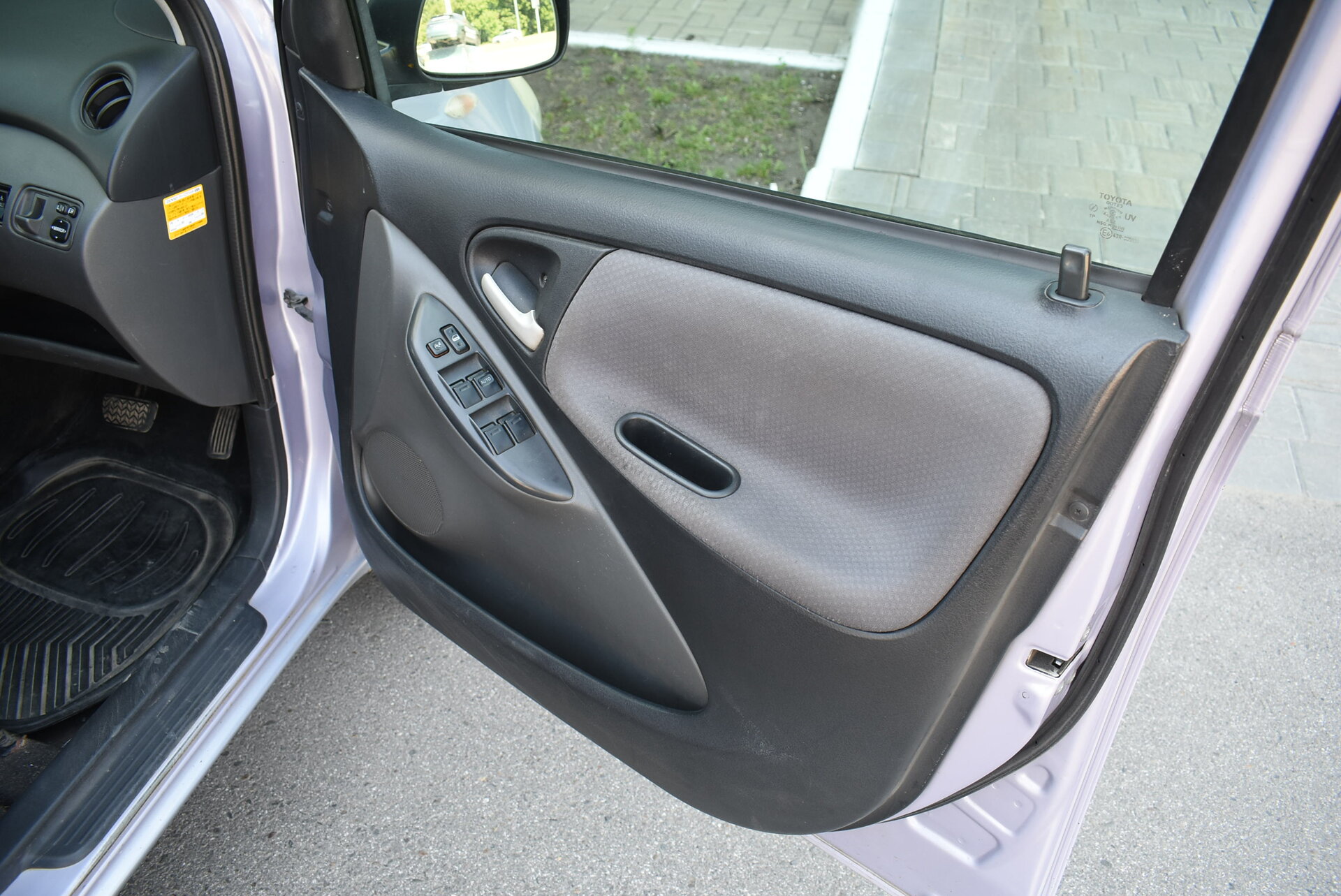 Toyota Vitz, I (P10) 1.0 AT (70 л.с.) 2003