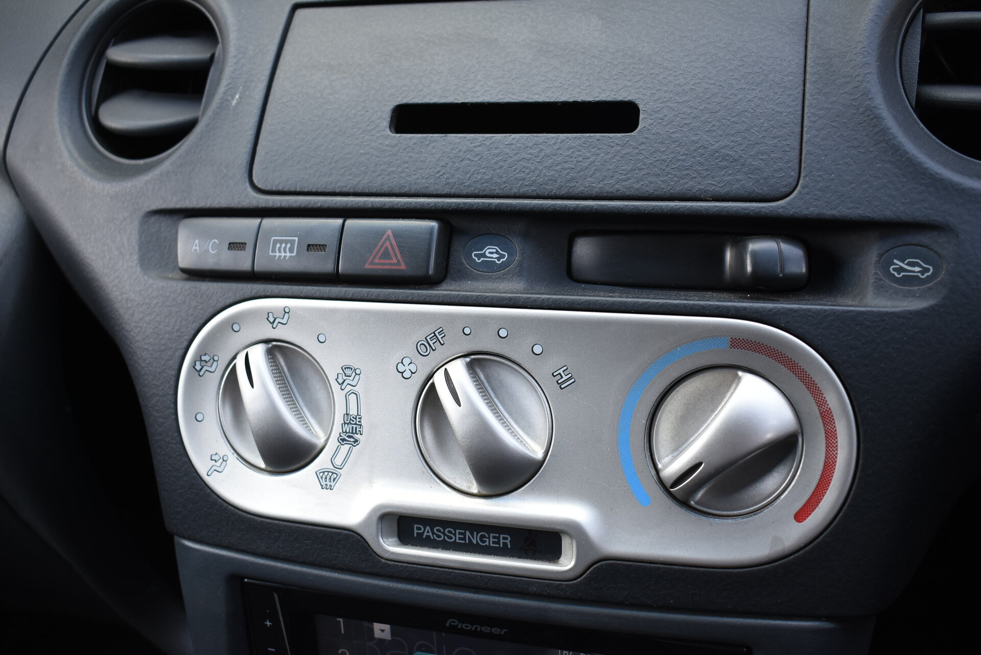 Toyota Vitz, I (P10) 1.0 AT (70 л.с.) 2003