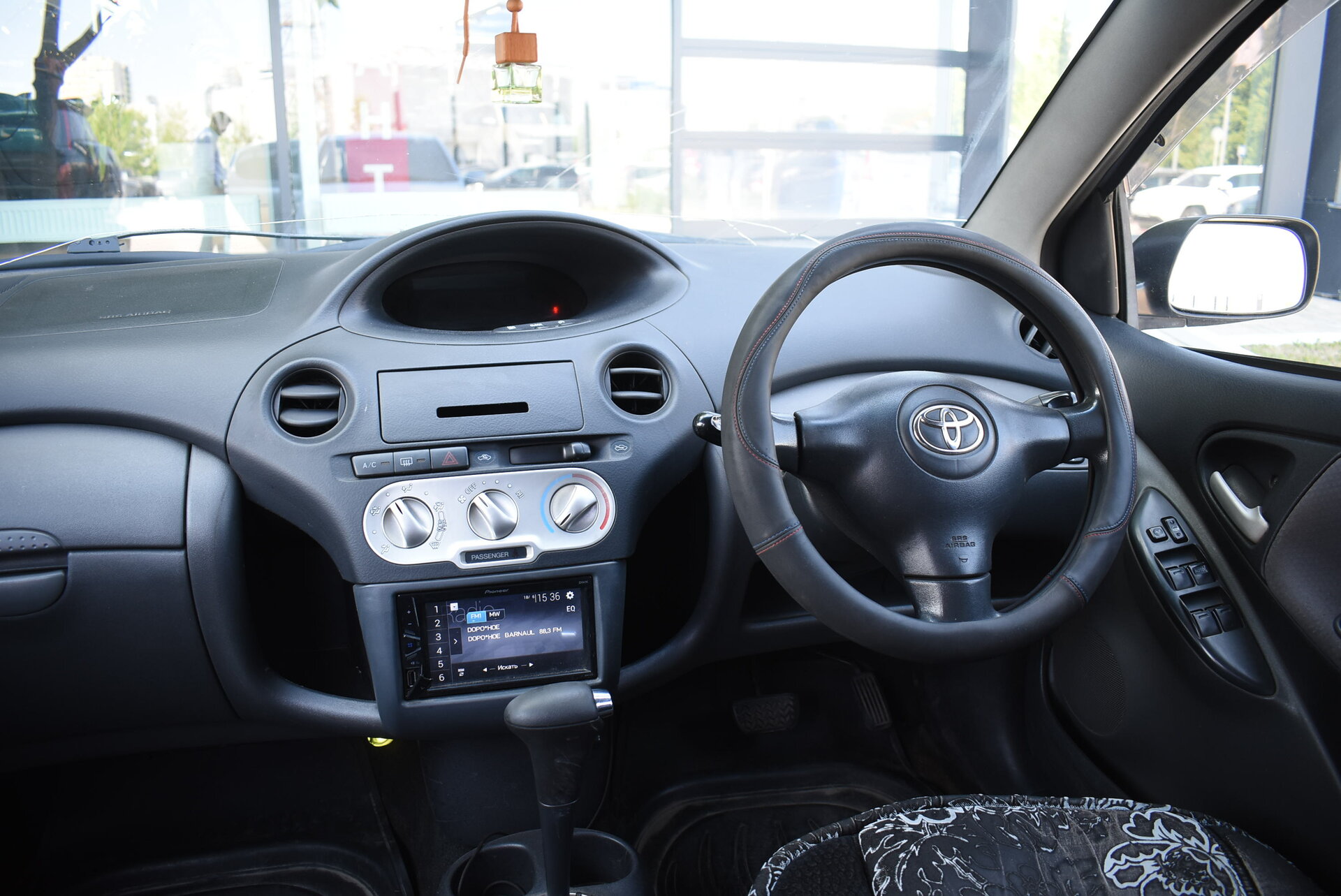 Toyota Vitz, I (P10) 1.0 AT (70 л.с.) 2003