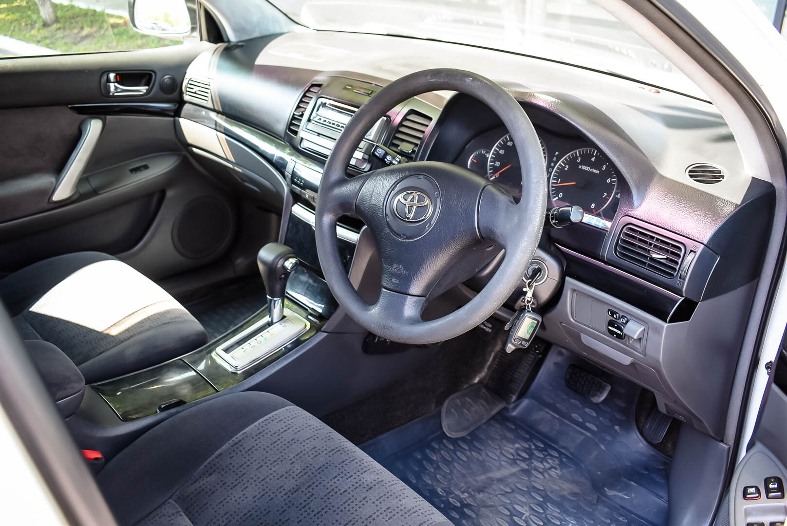 Toyota Allion, I 1.8 AT (132 л.с.) 2002