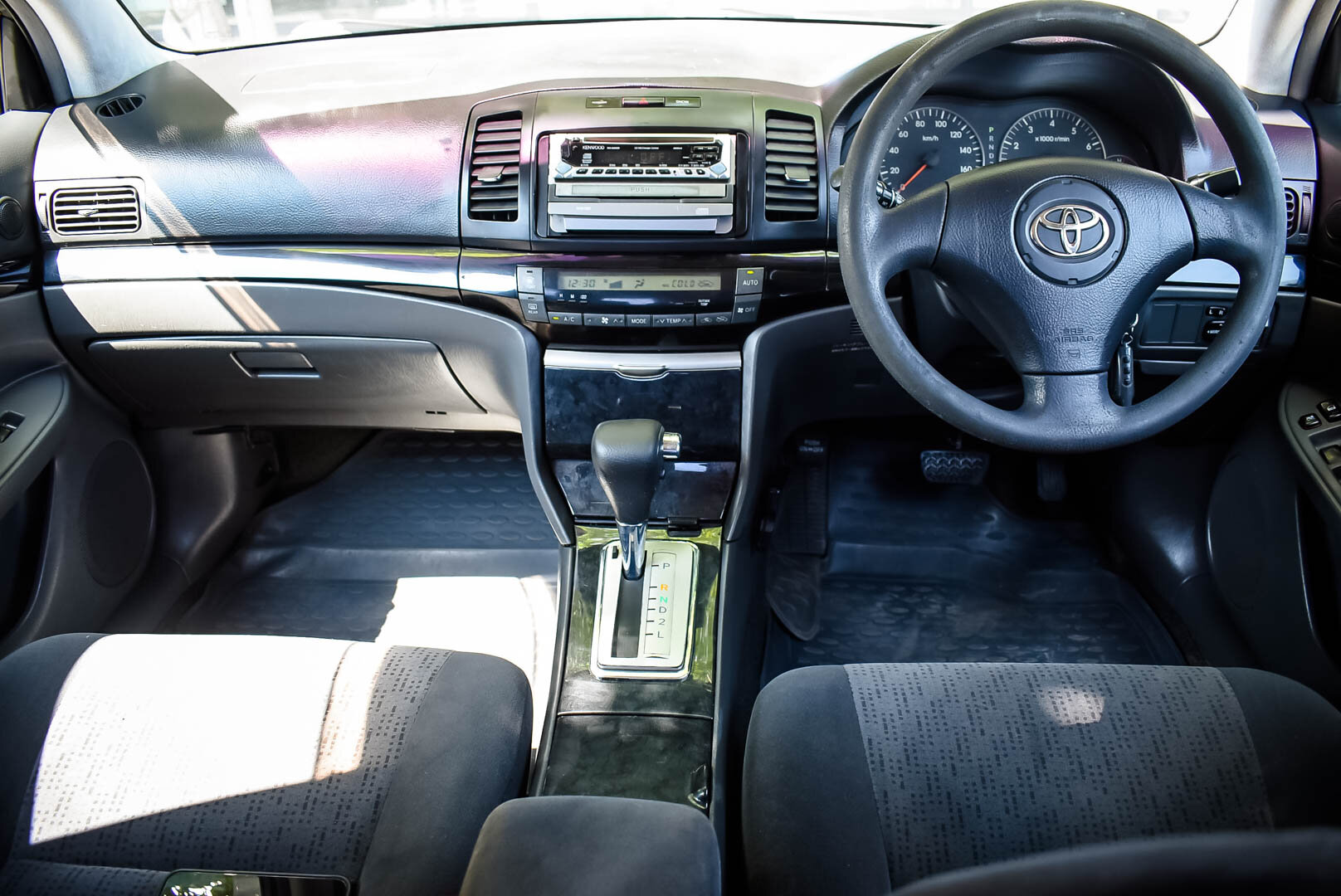 Toyota Allion, I 1.8 AT (132 л.с.) 2002