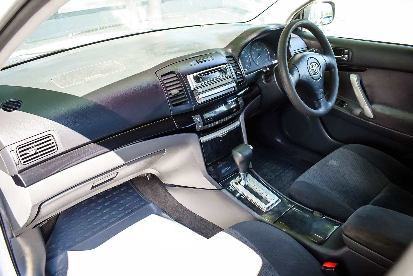Toyota Allion, I 1.8 AT (132 л.с.) 2002