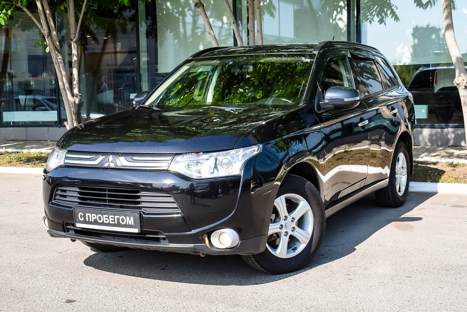 Mitsubishi Outlander, II Рестайлинг 2.4 CVT (170 л.с.) 4WD 2012