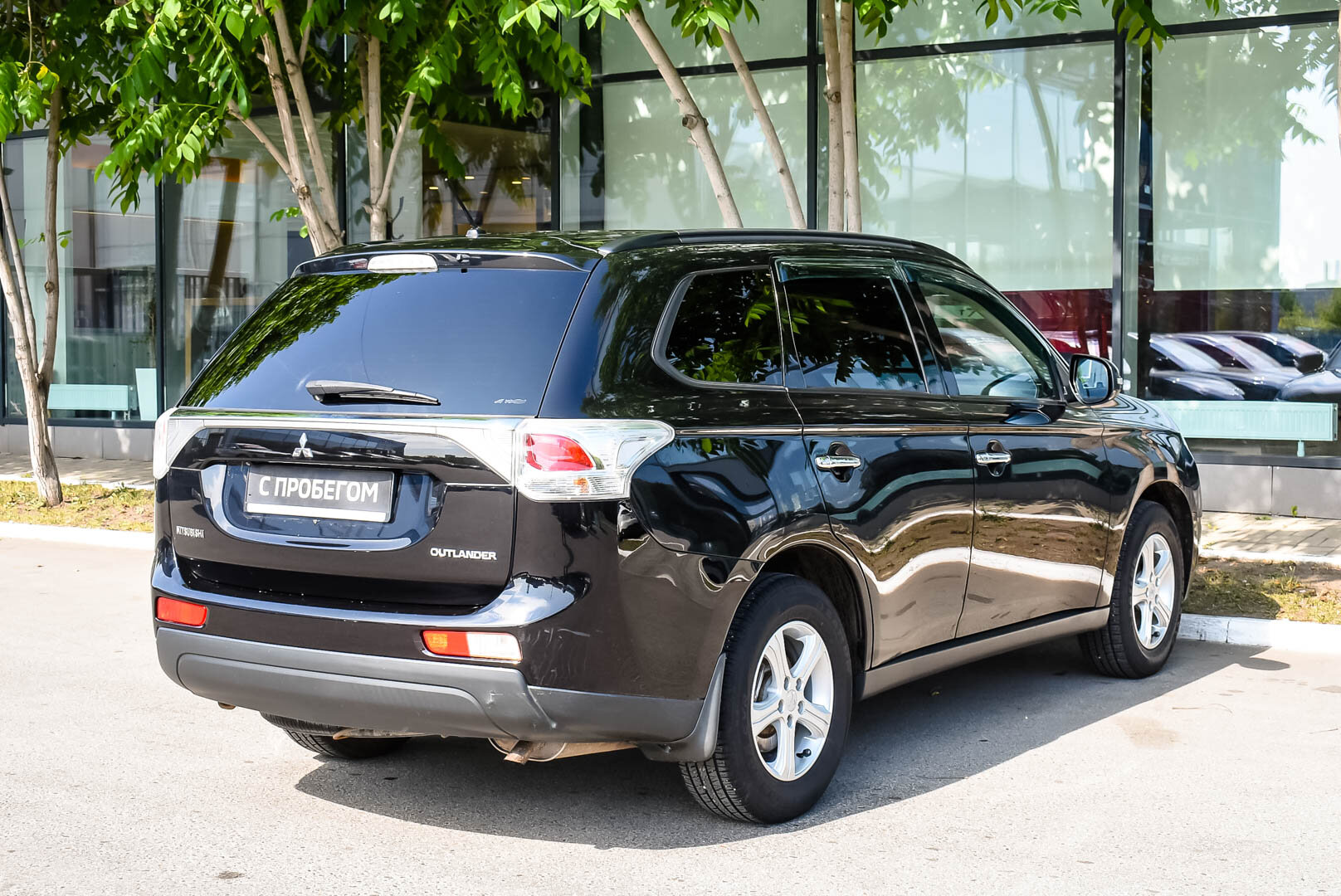 Mitsubishi Outlander, II Рестайлинг 2.4 CVT (170 л.с.) 4WD 2012
