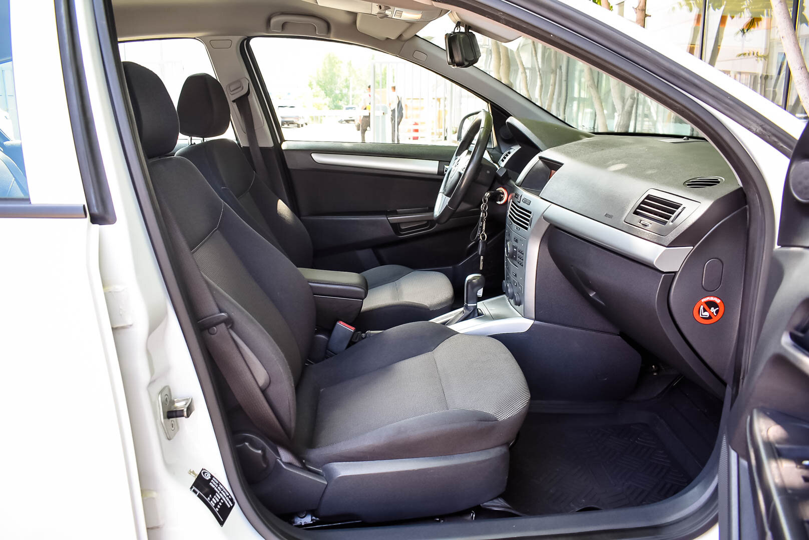 Opel Astra, H Рестайлинг 1.8 AT (140 л.с.) 2012