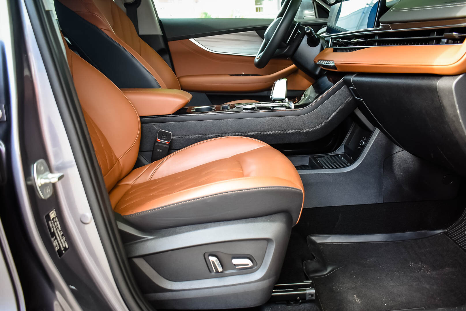 Chery Tiggo 8 Pro Max, I 2.0 AMT (197 л.с.) 4WD 2022