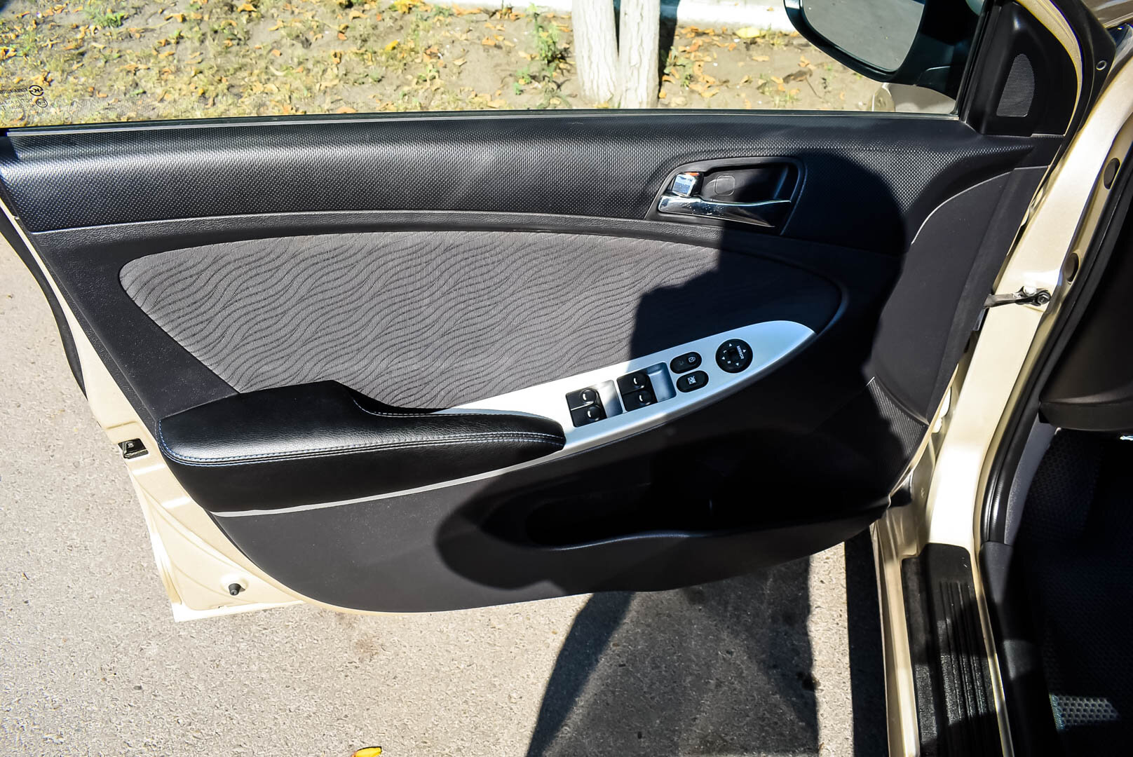 Hyundai Solaris, I 1.6 AT (123 л.с.) 2013