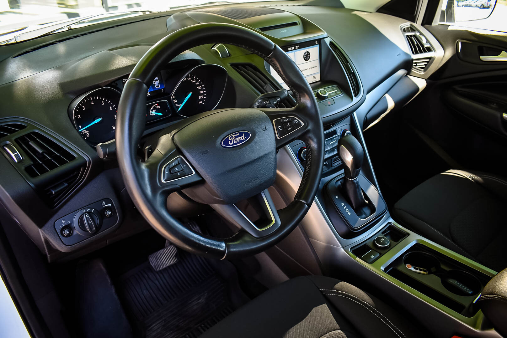 Ford Kuga, II Рестайлинг 1.5 AT (150 л.с.) 4WD 2017