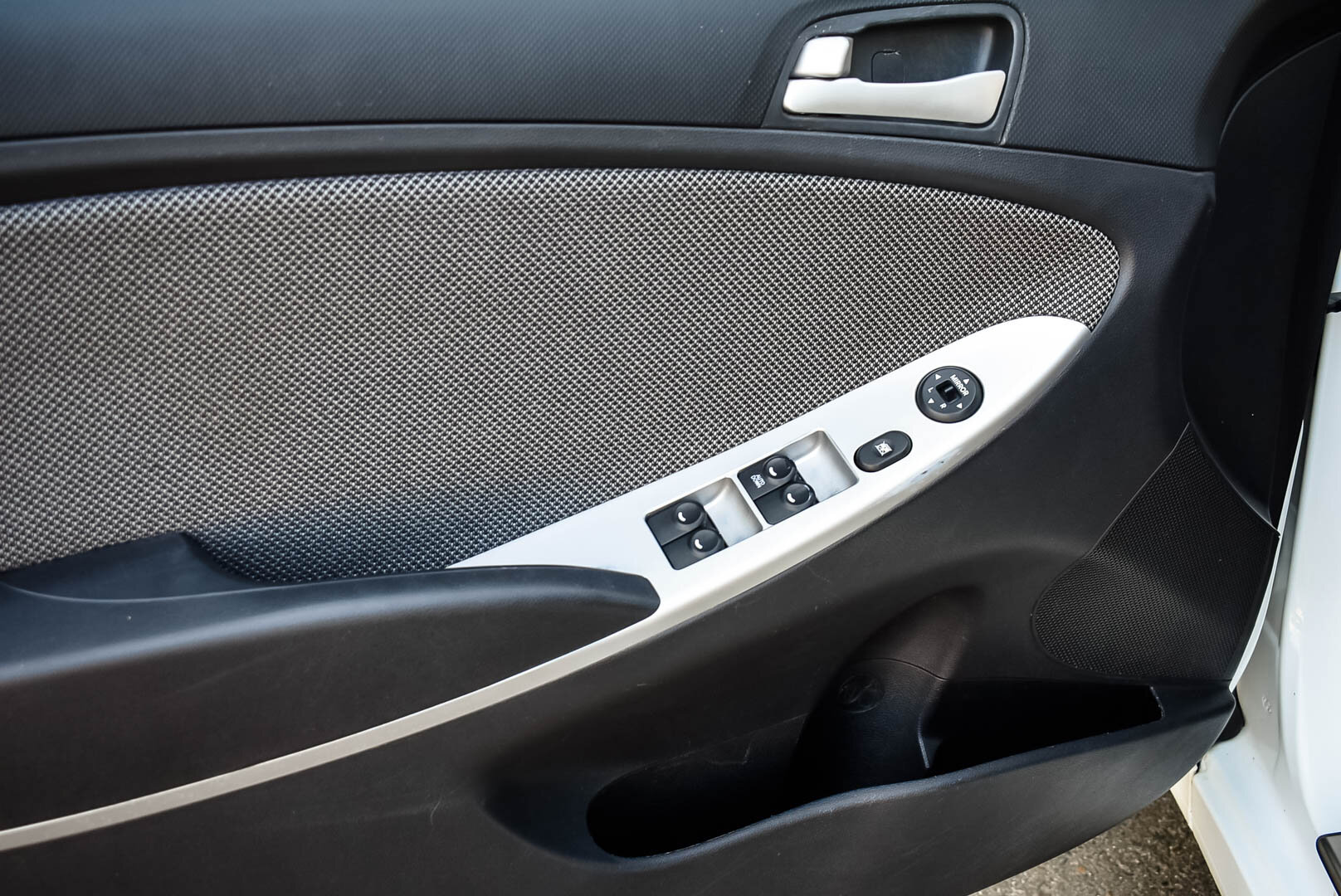 Hyundai Solaris, I 1.6 AT (123 л.с.) 2014