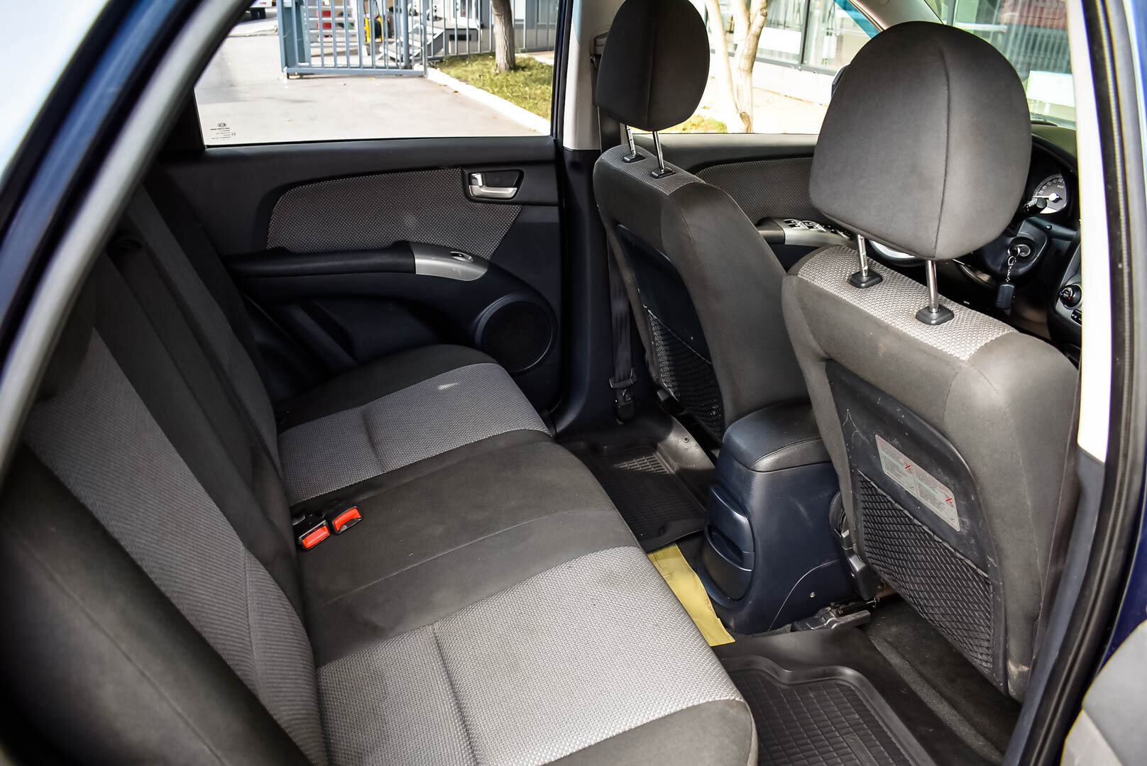Kia Sportage, II 2.0 AT (141 л.с.) 4WD 2008