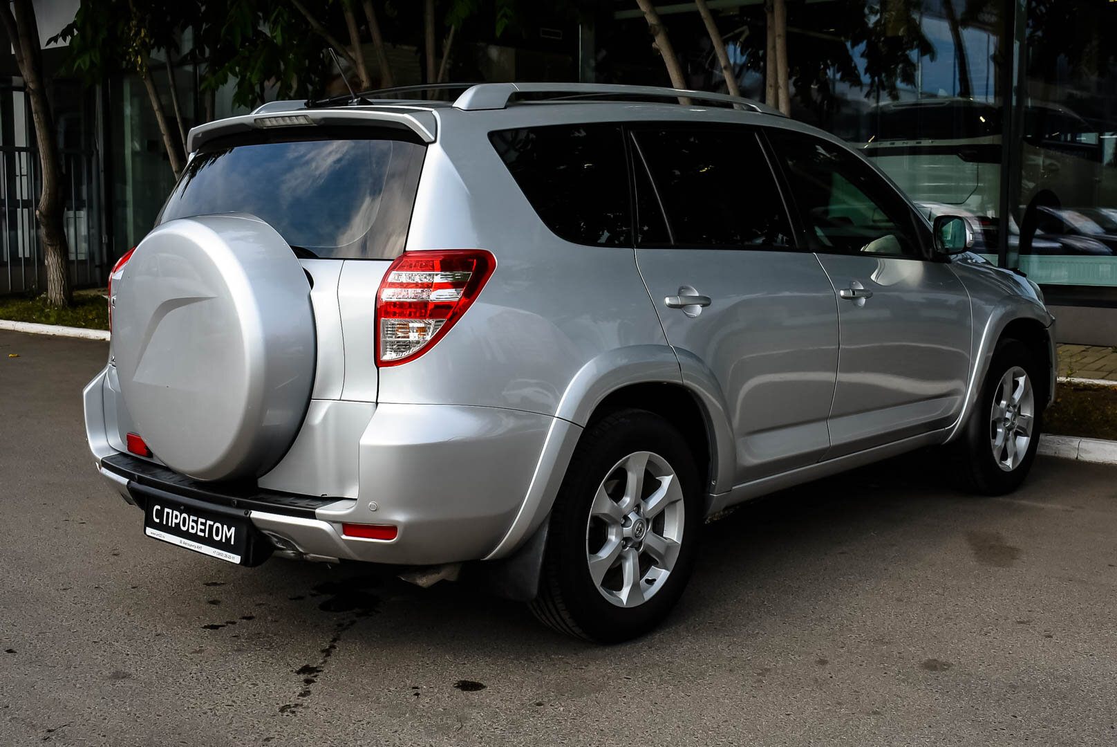 Toyota RAV4, III (XA30) Рестайлинг 2.4 AT (170 л.с.) 4WD 2011