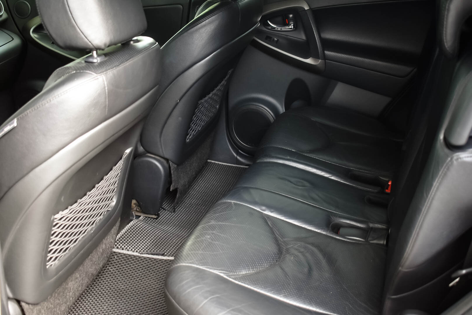 Toyota RAV4, III (XA30) Рестайлинг 2.4 AT (170 л.с.) 4WD 2011
