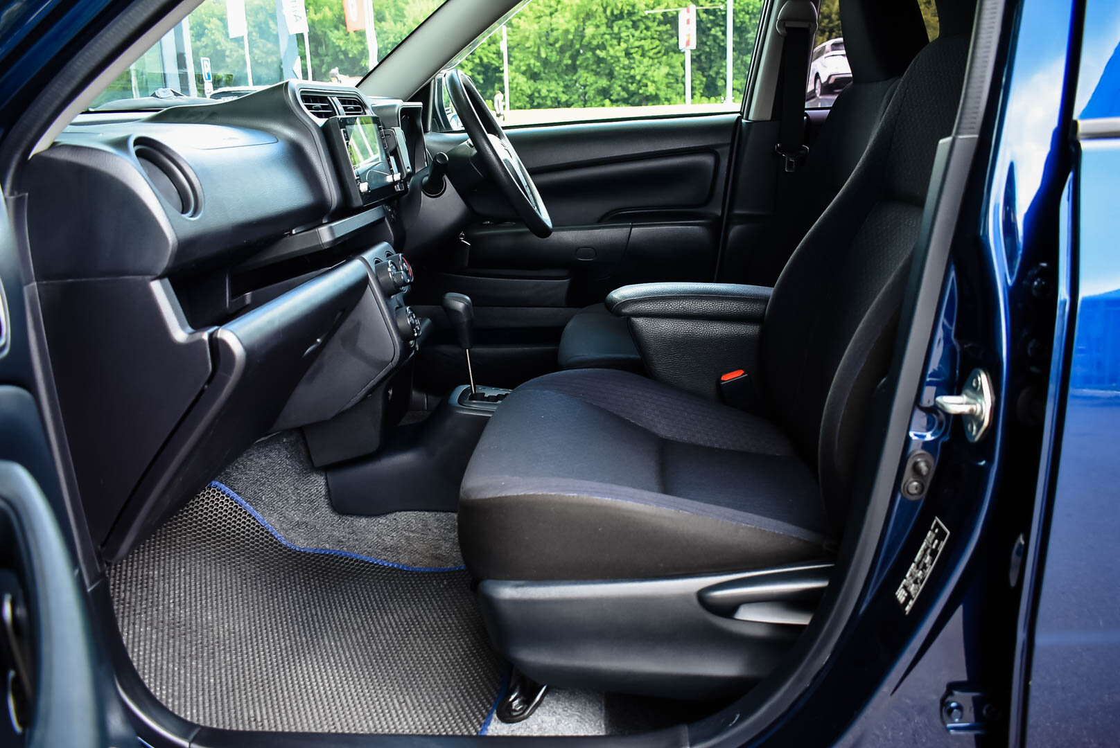 Toyota Probox, I Рестайлинг 1.5 CVT (109 л.с.) 2020