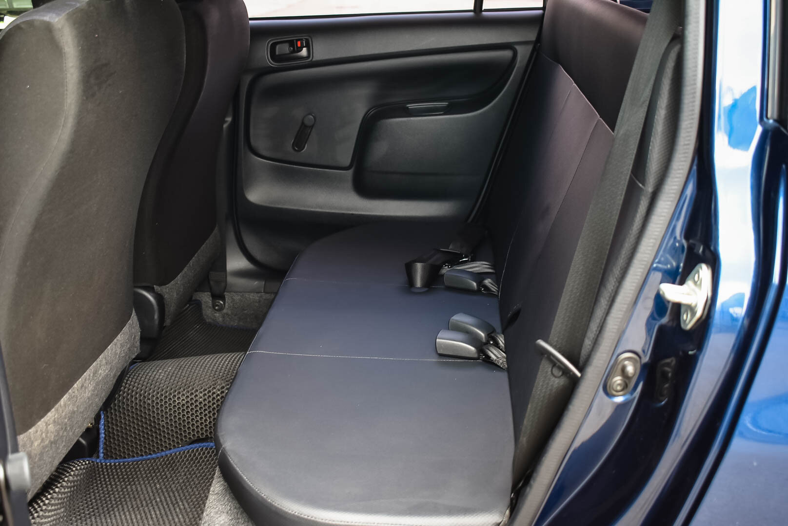 Toyota Probox, I Рестайлинг 1.5 CVT (109 л.с.) 2020