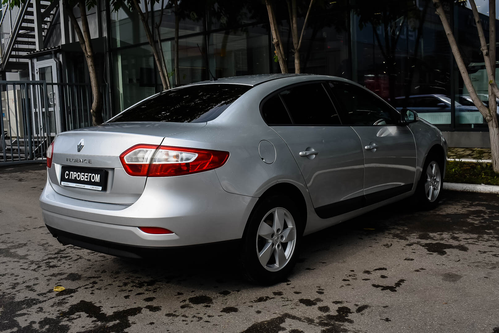 Renault Fluence, I 1.6 MT (106 л.с.) 2012