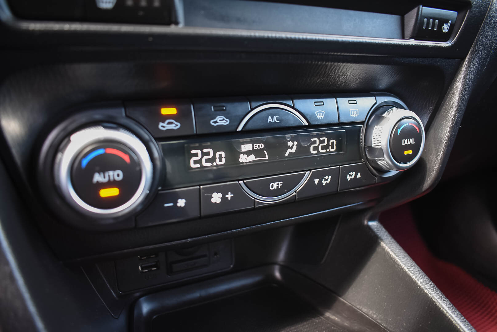 Mazda 3, III (BM) Рестайлинг 1.5 AT (120 л.с.) 2018