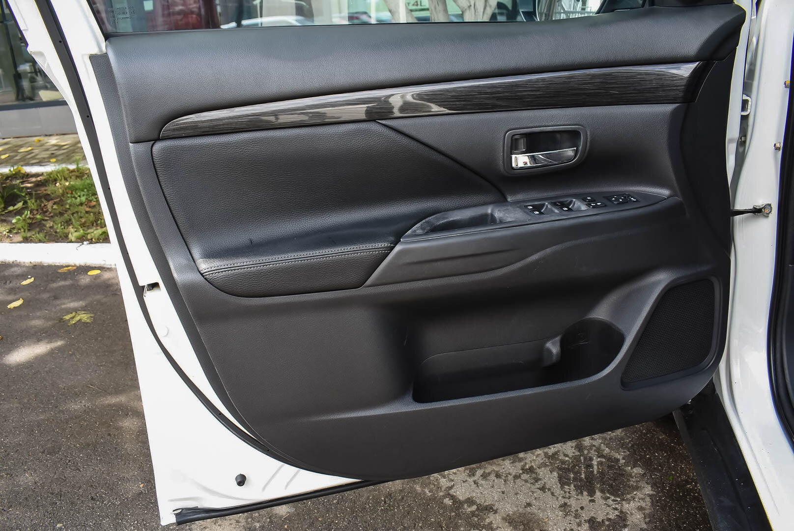 Mitsubishi Outlander, III Рестайлинг 2 3.0 AT (227 л.с.) 4WD 2018