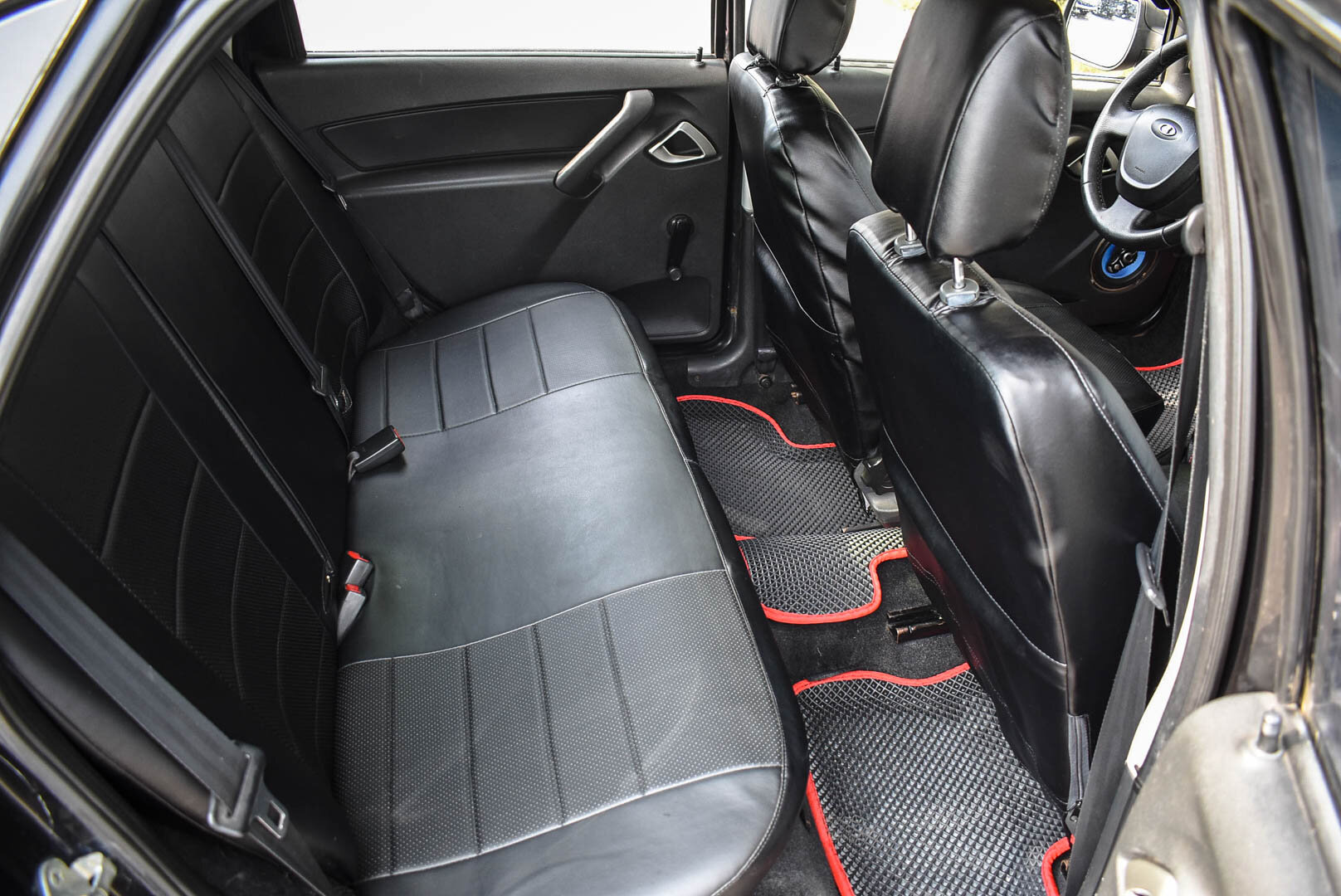 Lada (ВАЗ) Granta, I 1.6 MT (87 л.с.) 2013