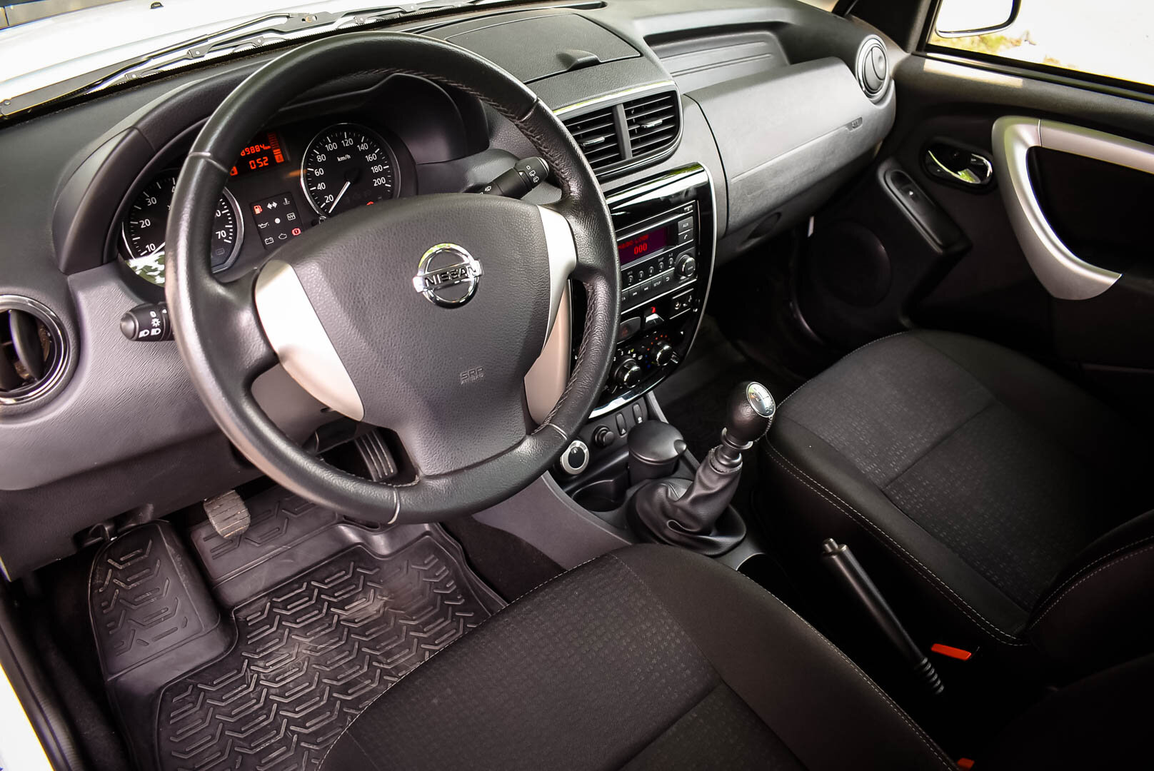 Nissan Terrano, III (D10) 2.0 MT (135 л.с.) 4WD 2015