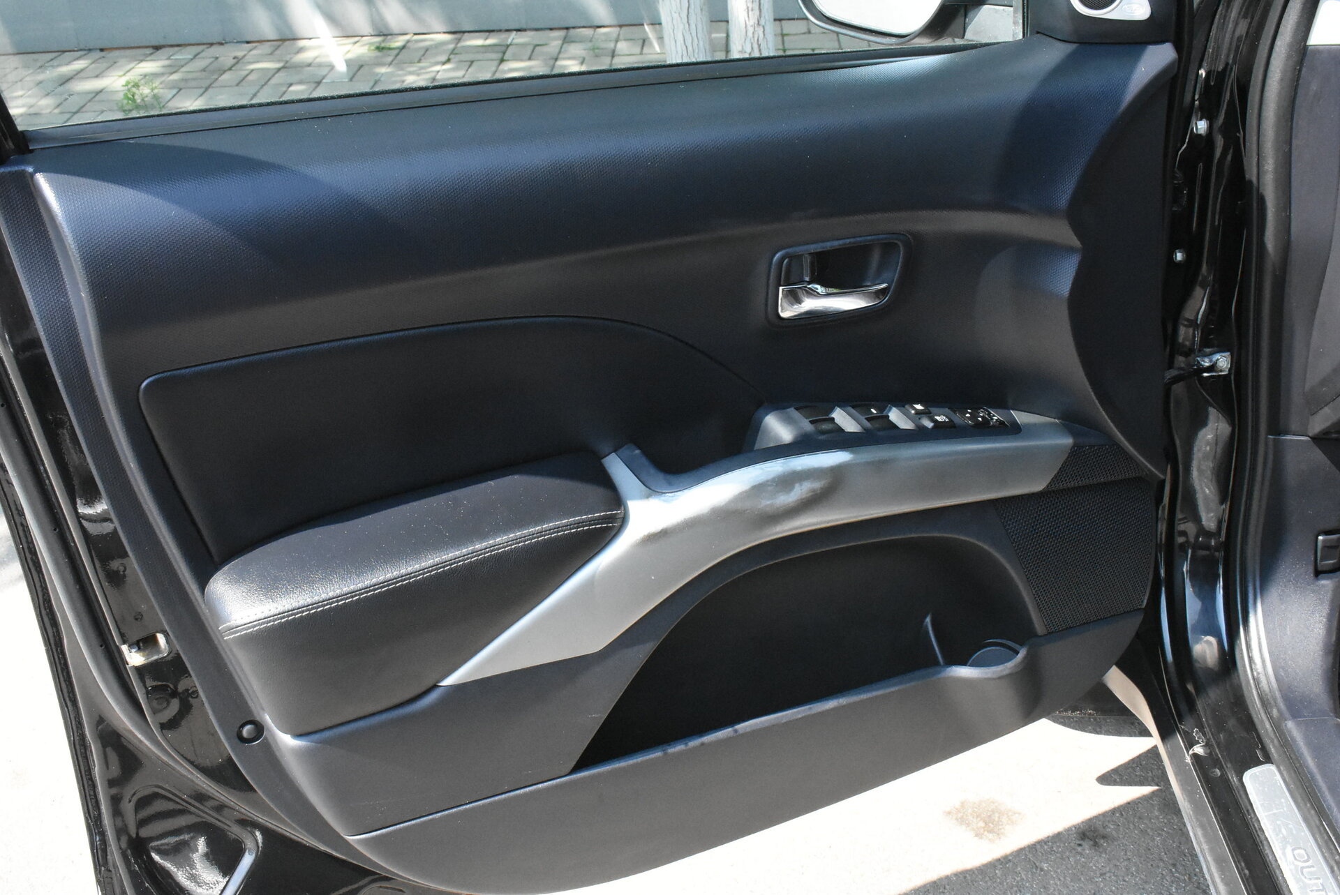 Mitsubishi Outlander, II 3.0 AT (220 л.с.) 4WD 2008