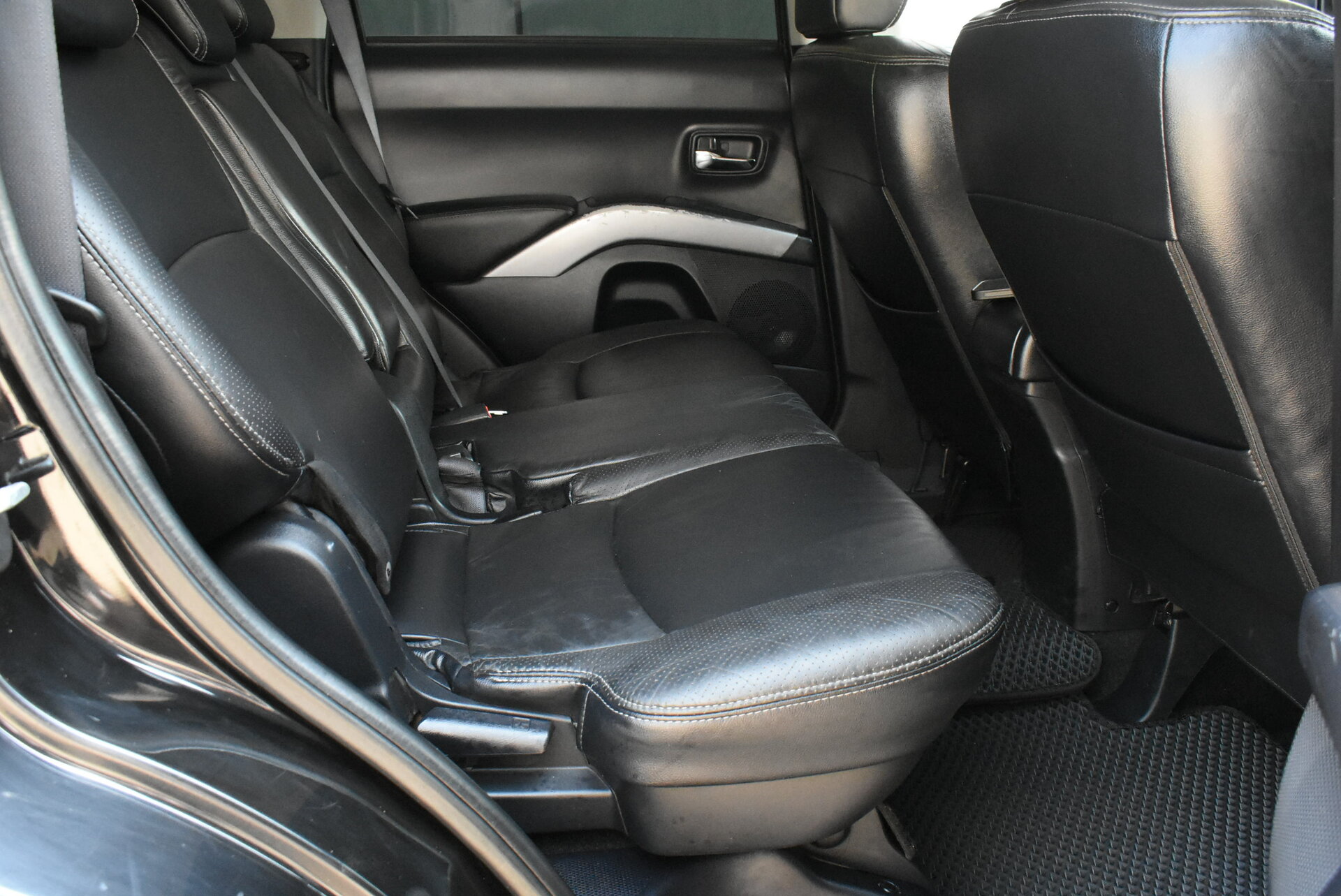 Mitsubishi Outlander, II 3.0 AT (220 л.с.) 4WD 2008