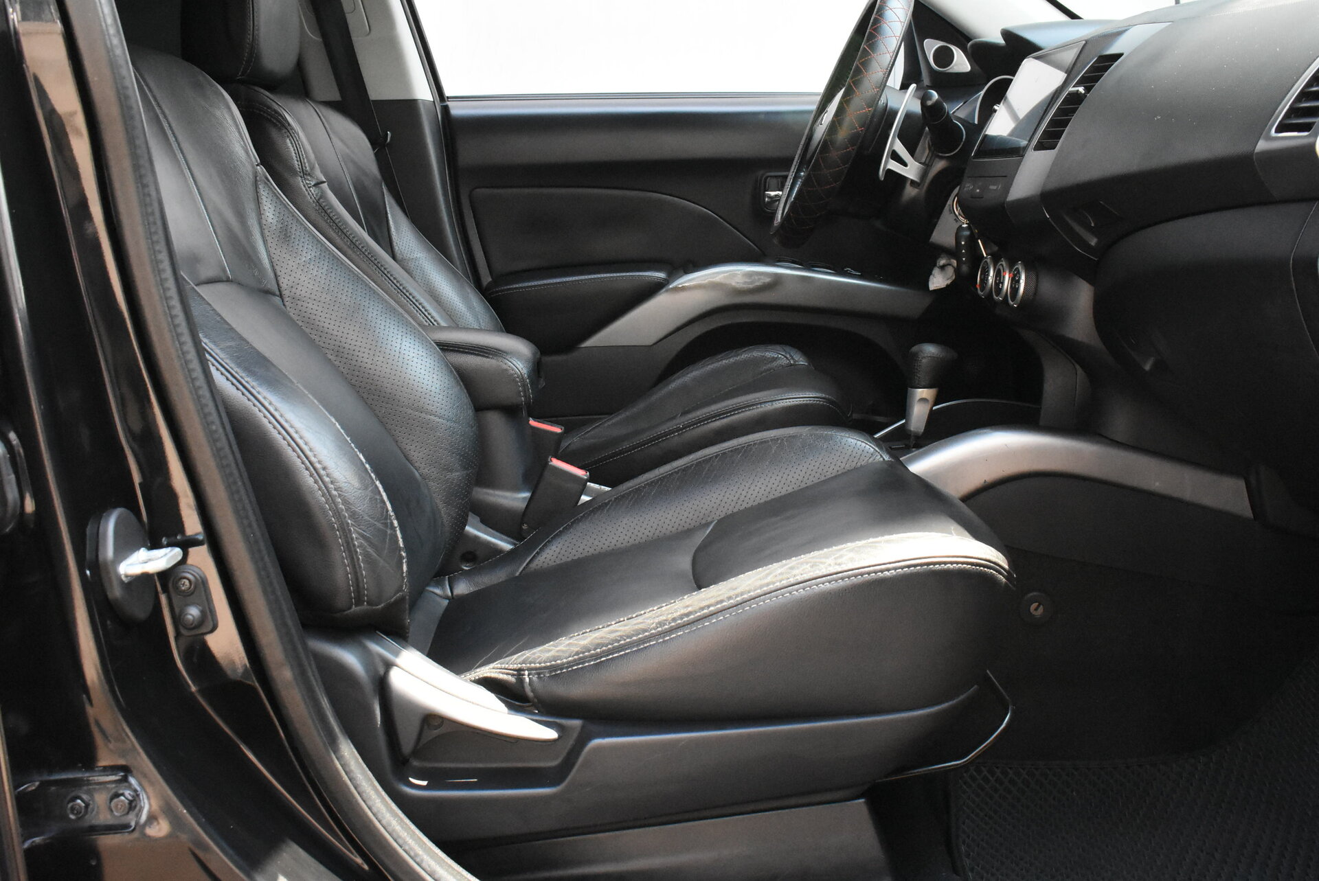 Mitsubishi Outlander, II 3.0 AT (220 л.с.) 4WD 2008