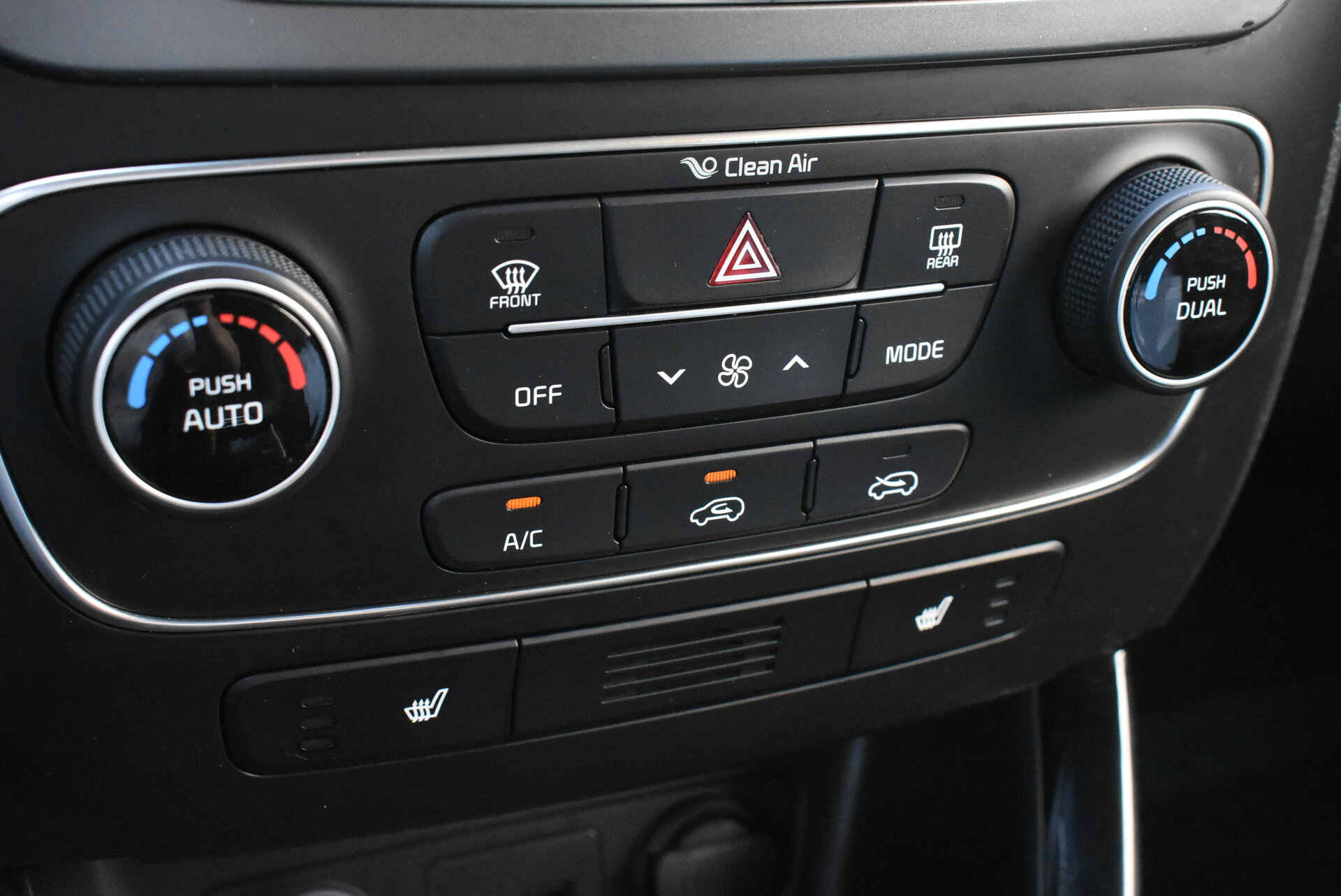 Kia Sorento, II Рестайлинг 2.4 AT (175 л.с.) 4WD 2012