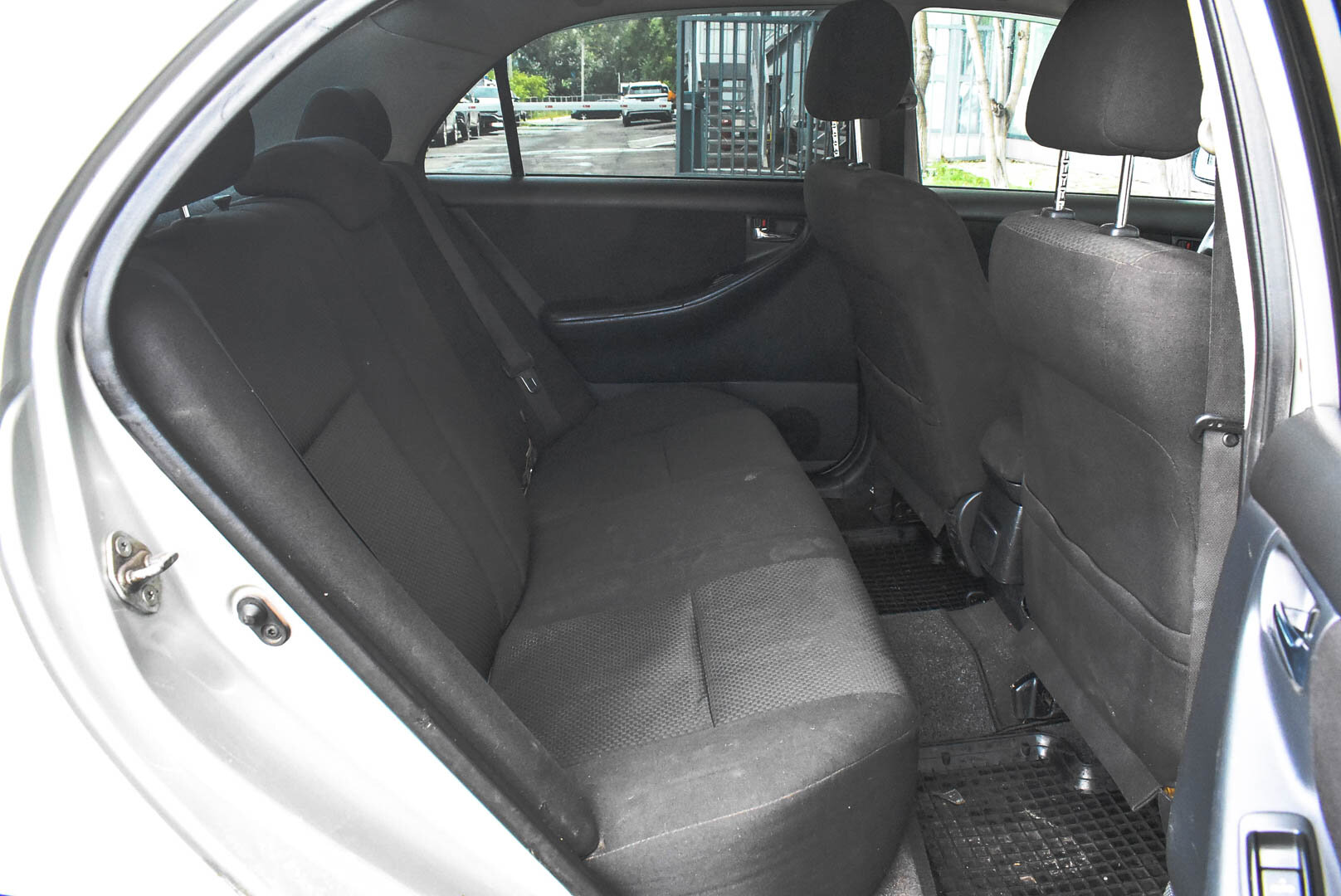 Toyota Corolla, IX (E120, E130) Рестайлинг 1.6 AT (110 л.с.) 2005