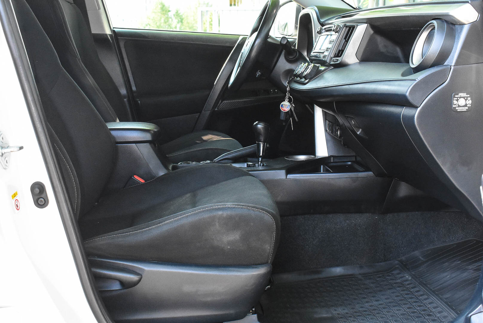 Toyota RAV4, IV (XA40) 2.0 CVT (146 л.с.) 2014