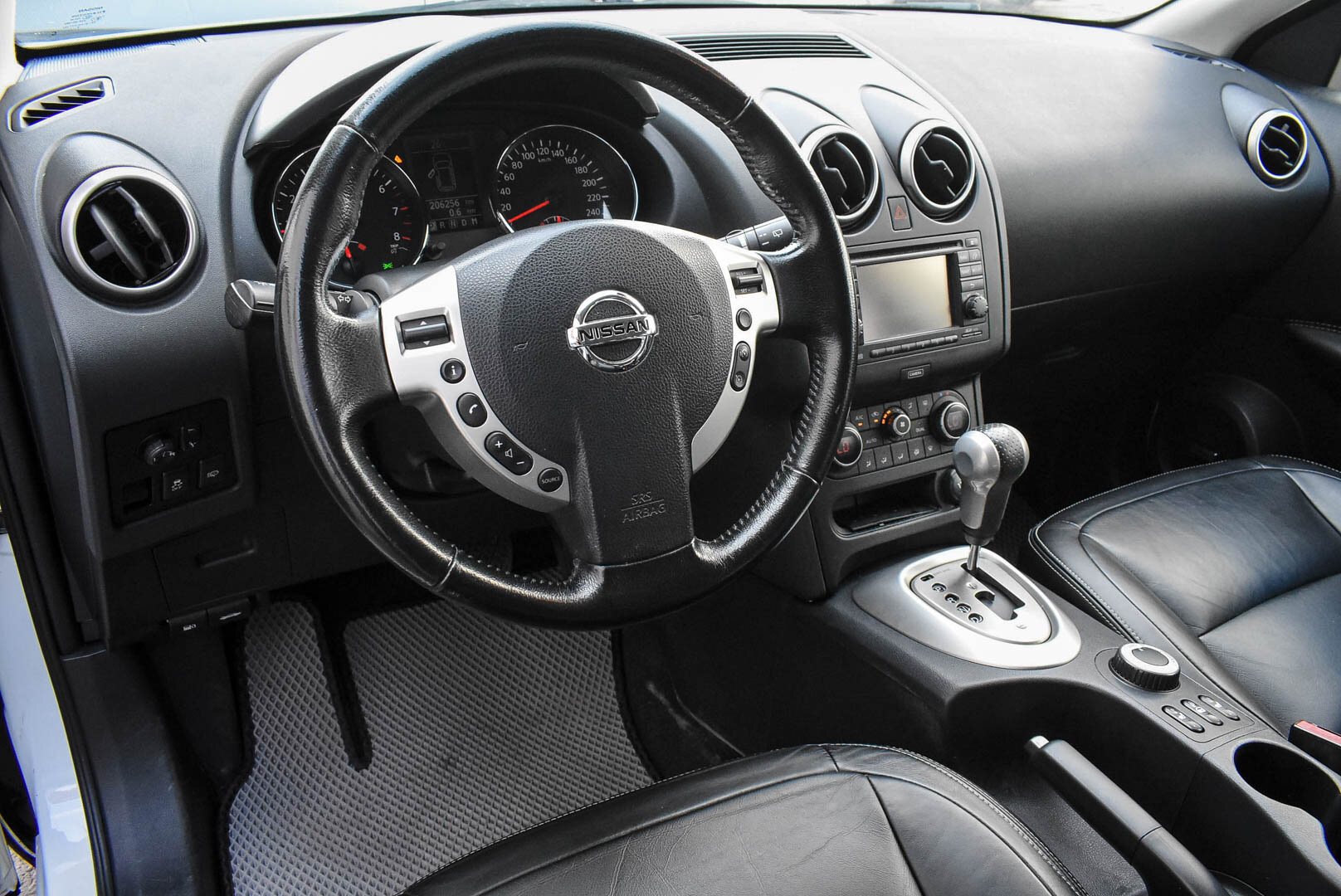 Nissan Qashqai, I Рестайлинг 2.0 CVT (141 л.с.) 4WD 2012