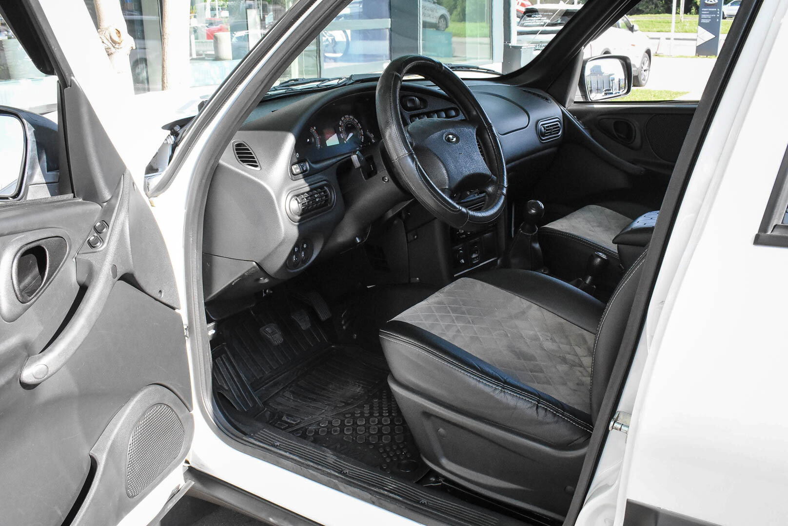 Lada (ВАЗ) Niva Travel, I 1.7 MT (80 л.с.) 4WD 2023
