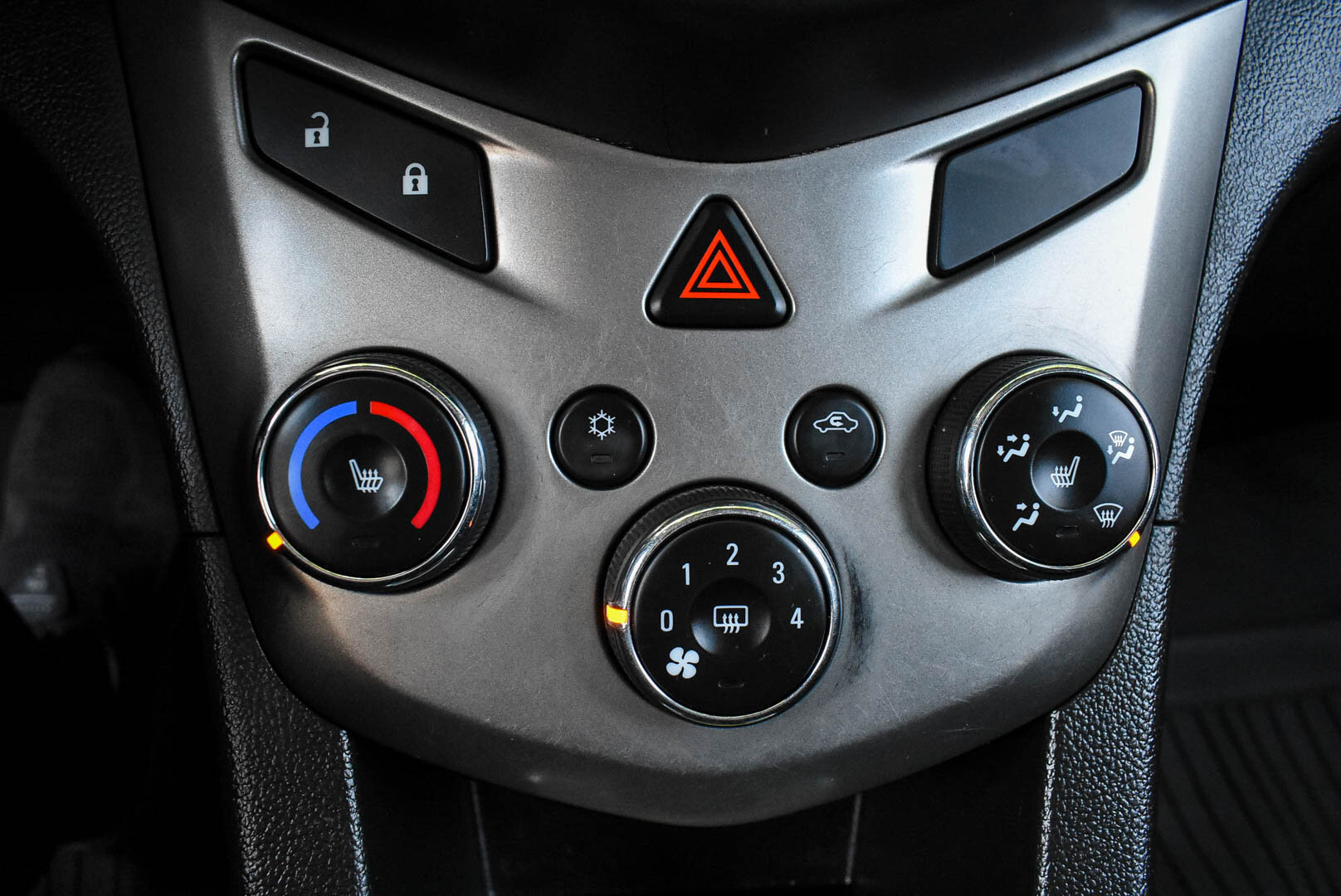 Chevrolet Aveo, II 1.6 AT (115 л.с.) 2013