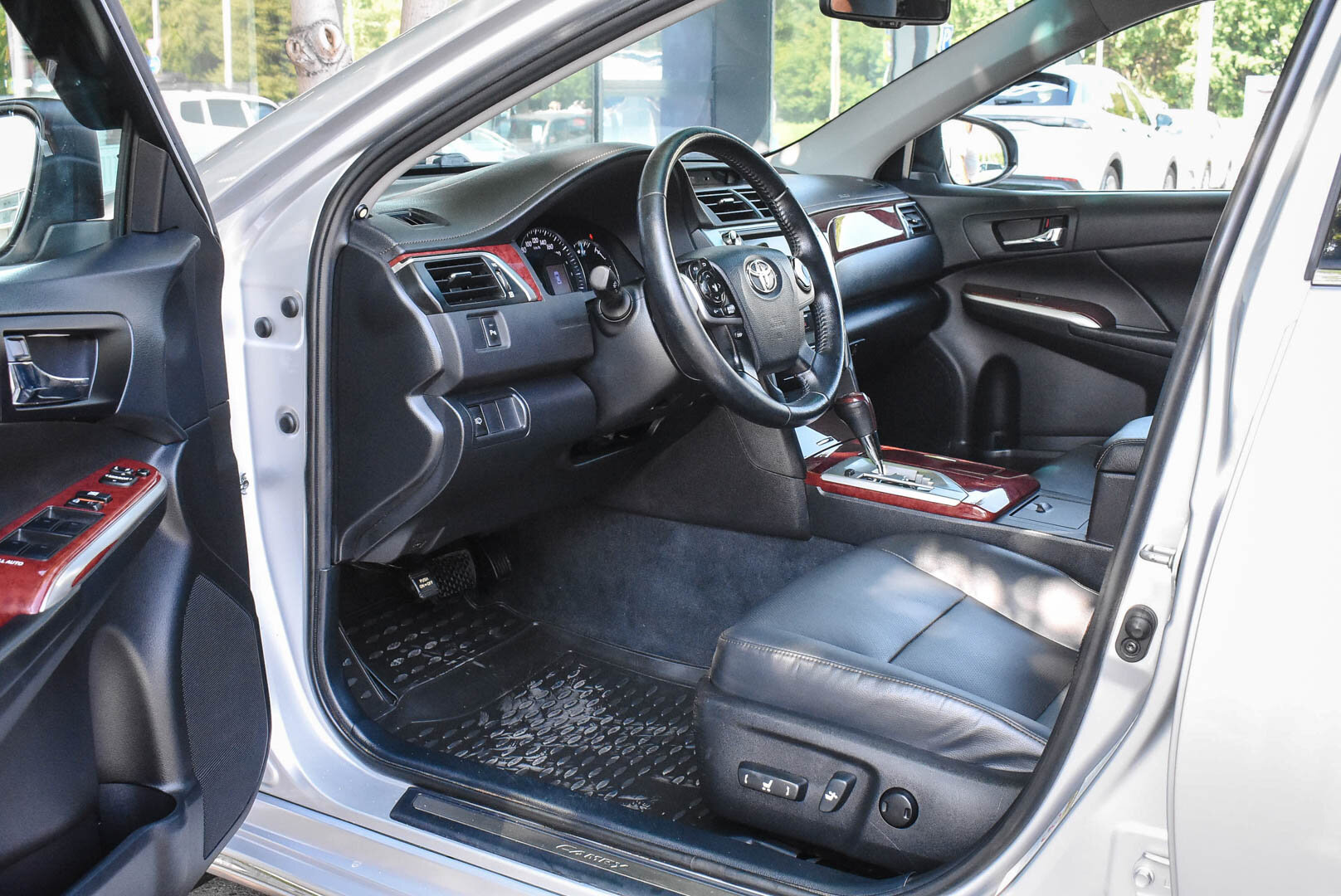 Toyota Camry, VII (XV50) 2.5 AT (181 л.с.) 2012