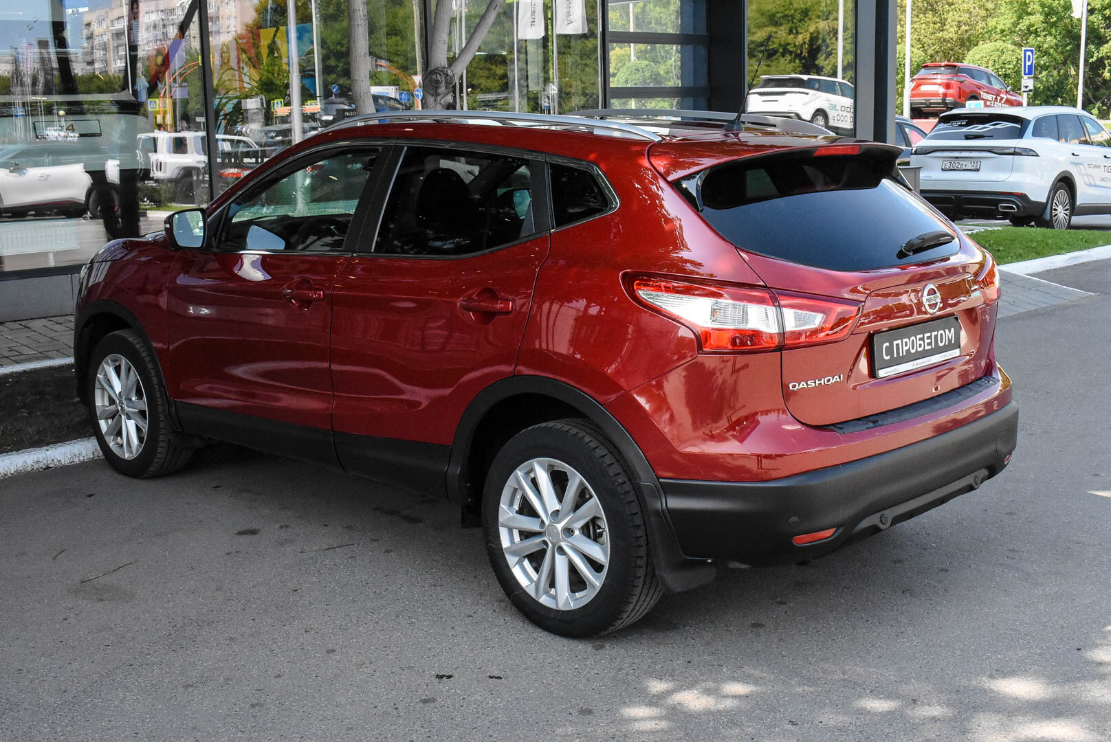 Nissan Qashqai, II 2.0 CVT (144 л.с.) 4WD 2014