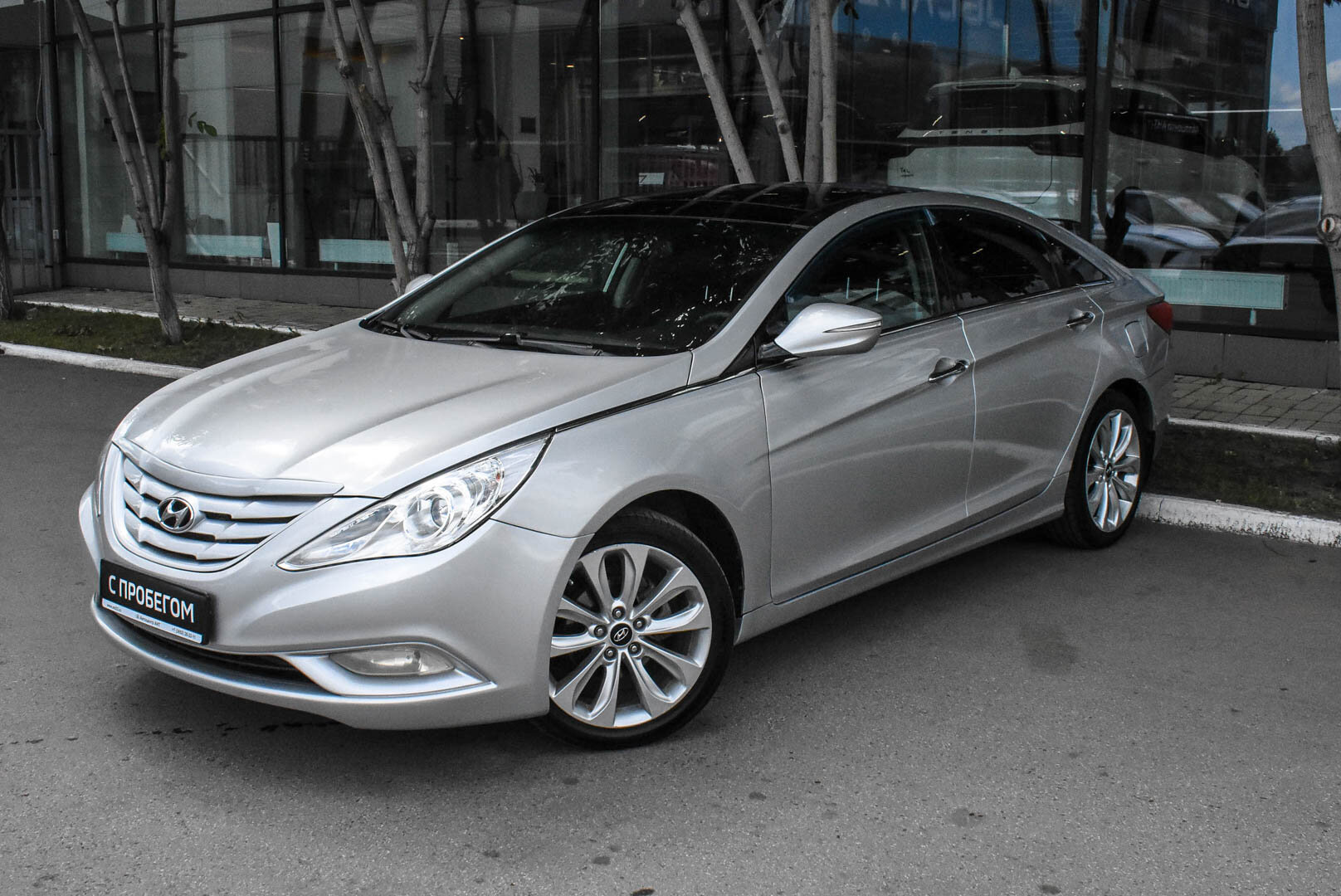 Hyundai Sonata, VI (YF) 2.0 AT (150 л.с.) 2011