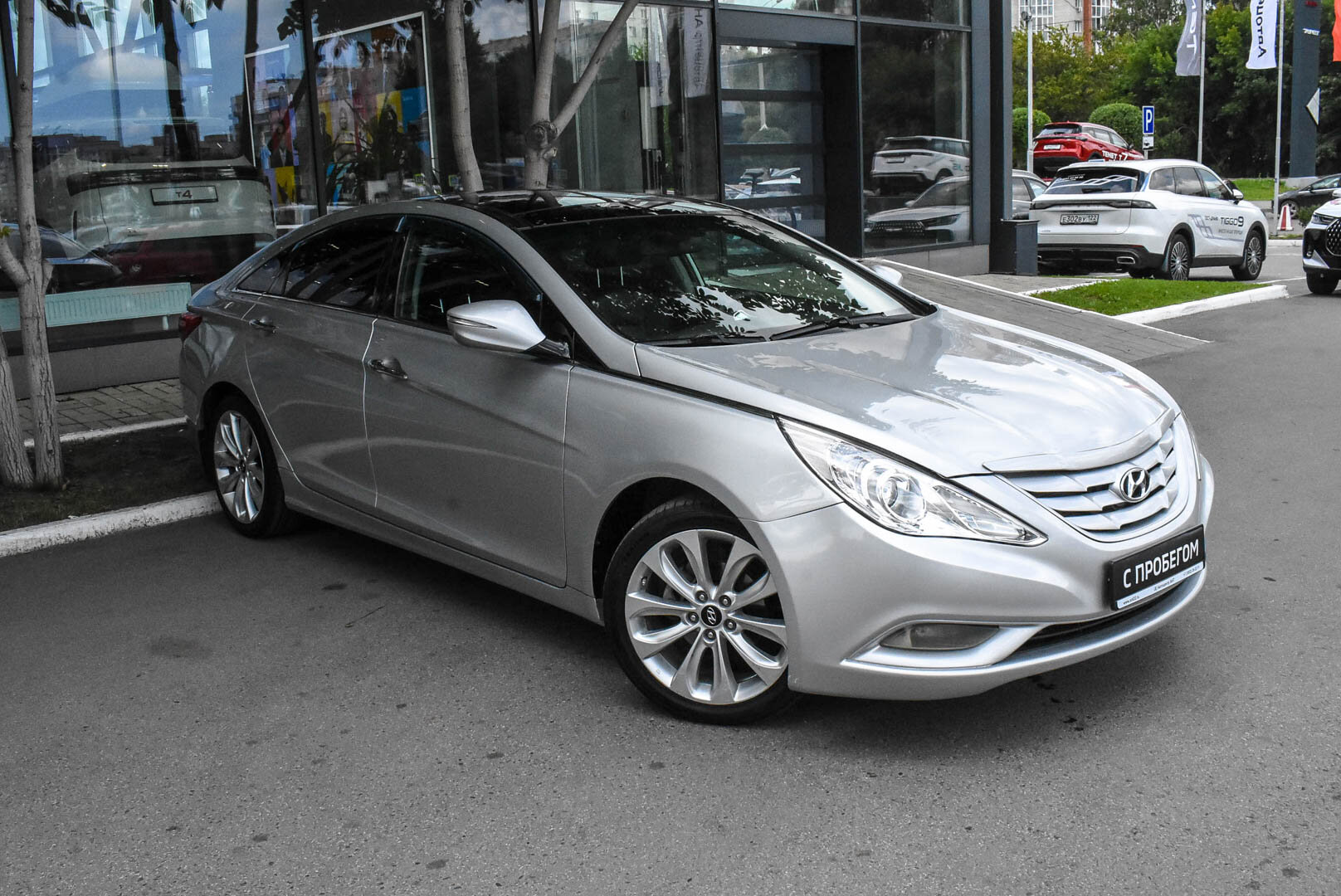 Hyundai Sonata, VI (YF) 2.0 AT (150 л.с.) 2011