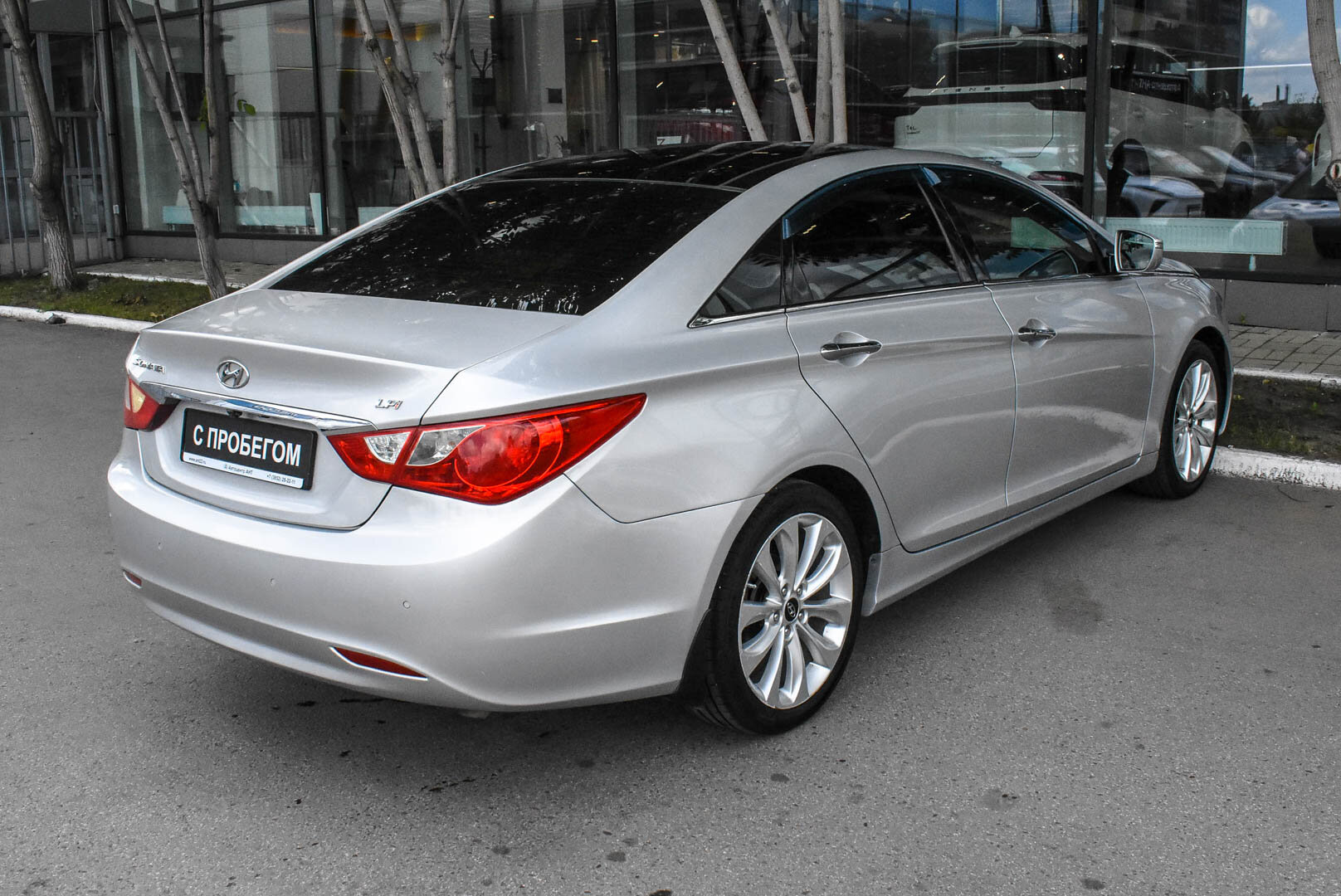 Hyundai Sonata, VI (YF) 2.0 AT (150 л.с.) 2011