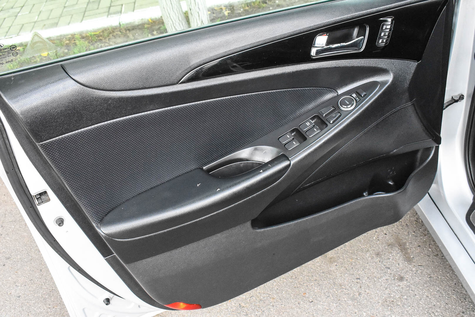 Hyundai Sonata, VI (YF) 2.0 AT (150 л.с.) 2011