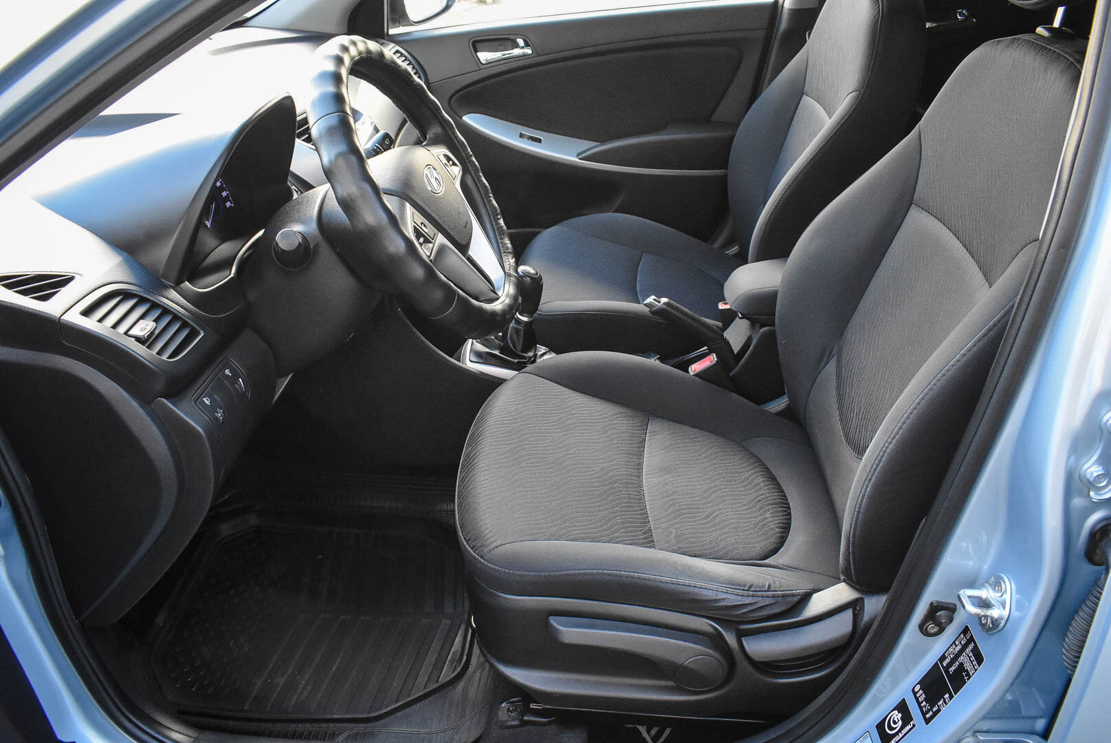 Hyundai Solaris, I 1.6 MT (123 л.с.) 2013