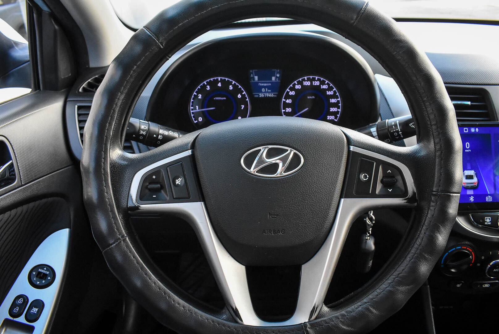 Hyundai Solaris, I 1.6 MT (123 л.с.) 2013