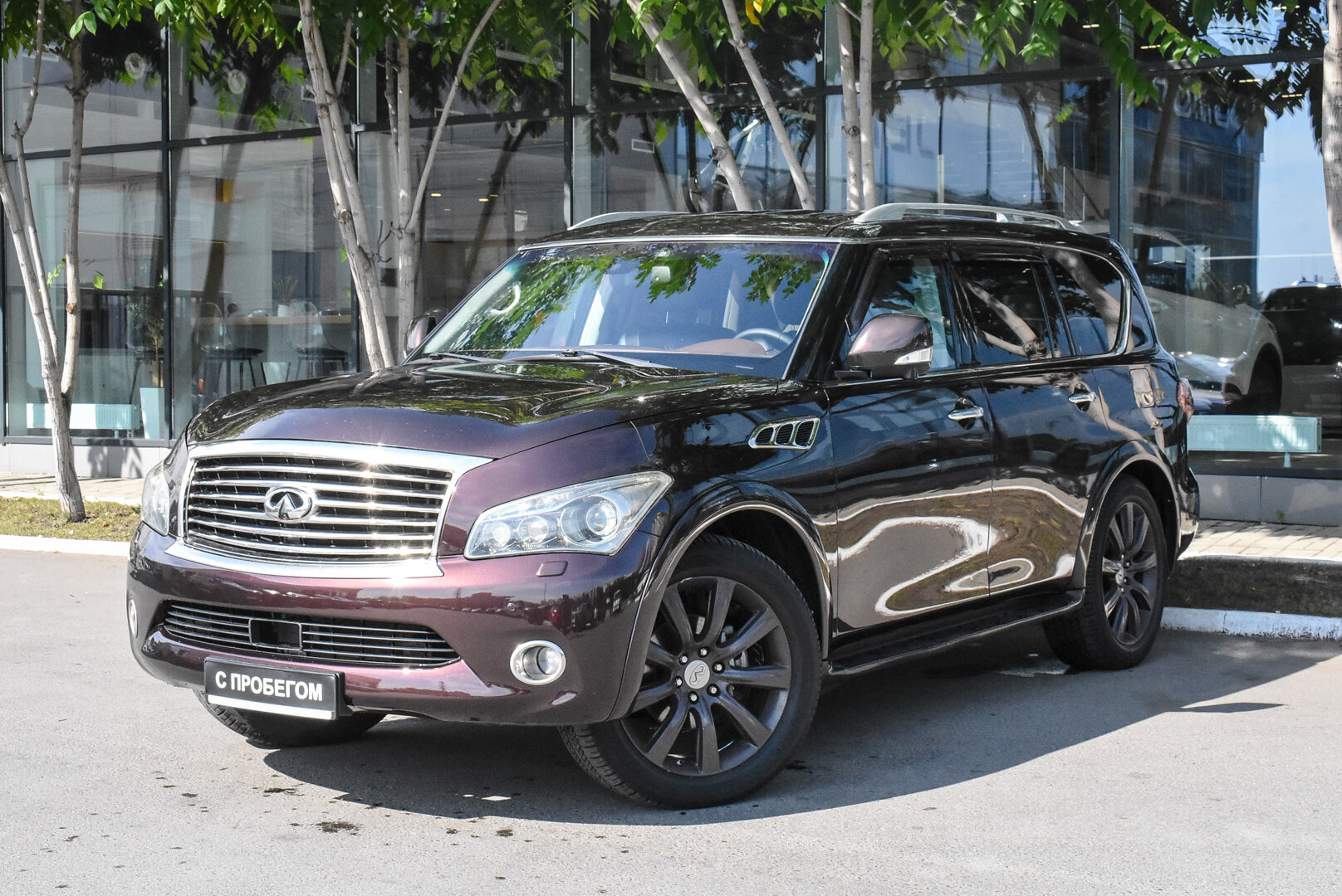 Infiniti QX56, II 5.6 AT (405 л.с.) 4WD 2010