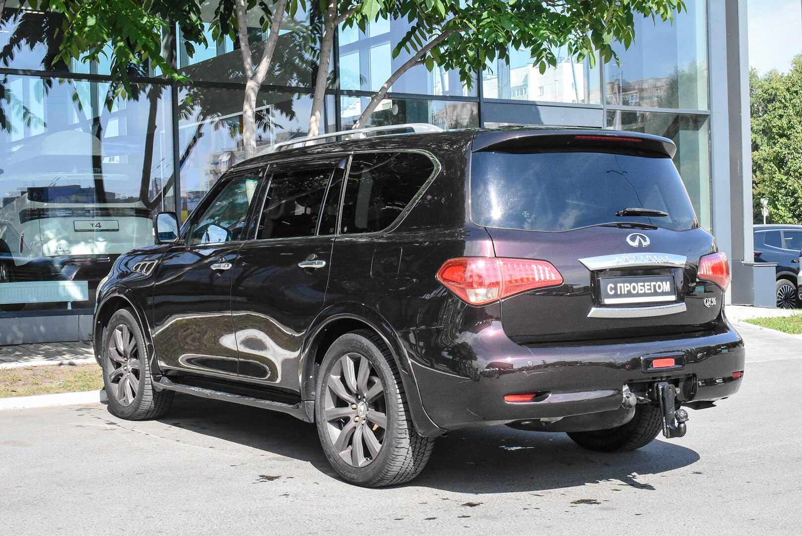 Infiniti QX56, II 5.6 AT (405 л.с.) 4WD 2010