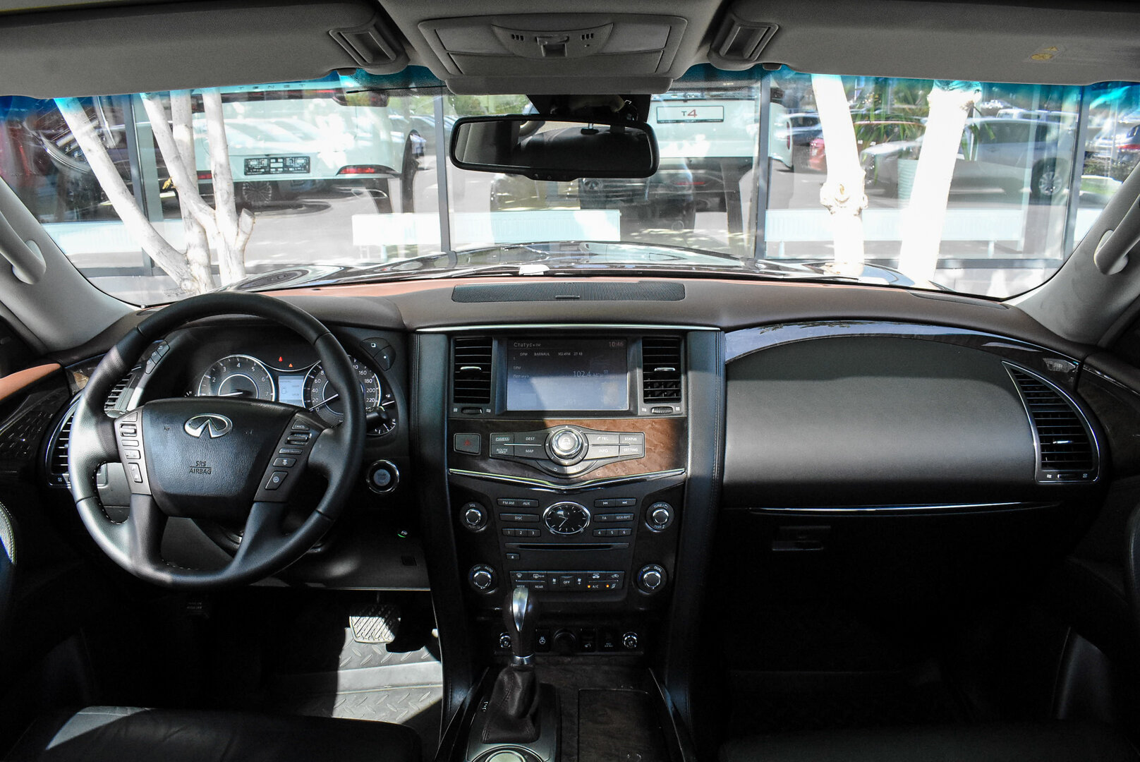 Infiniti QX56, II 5.6 AT (405 л.с.) 4WD 2010