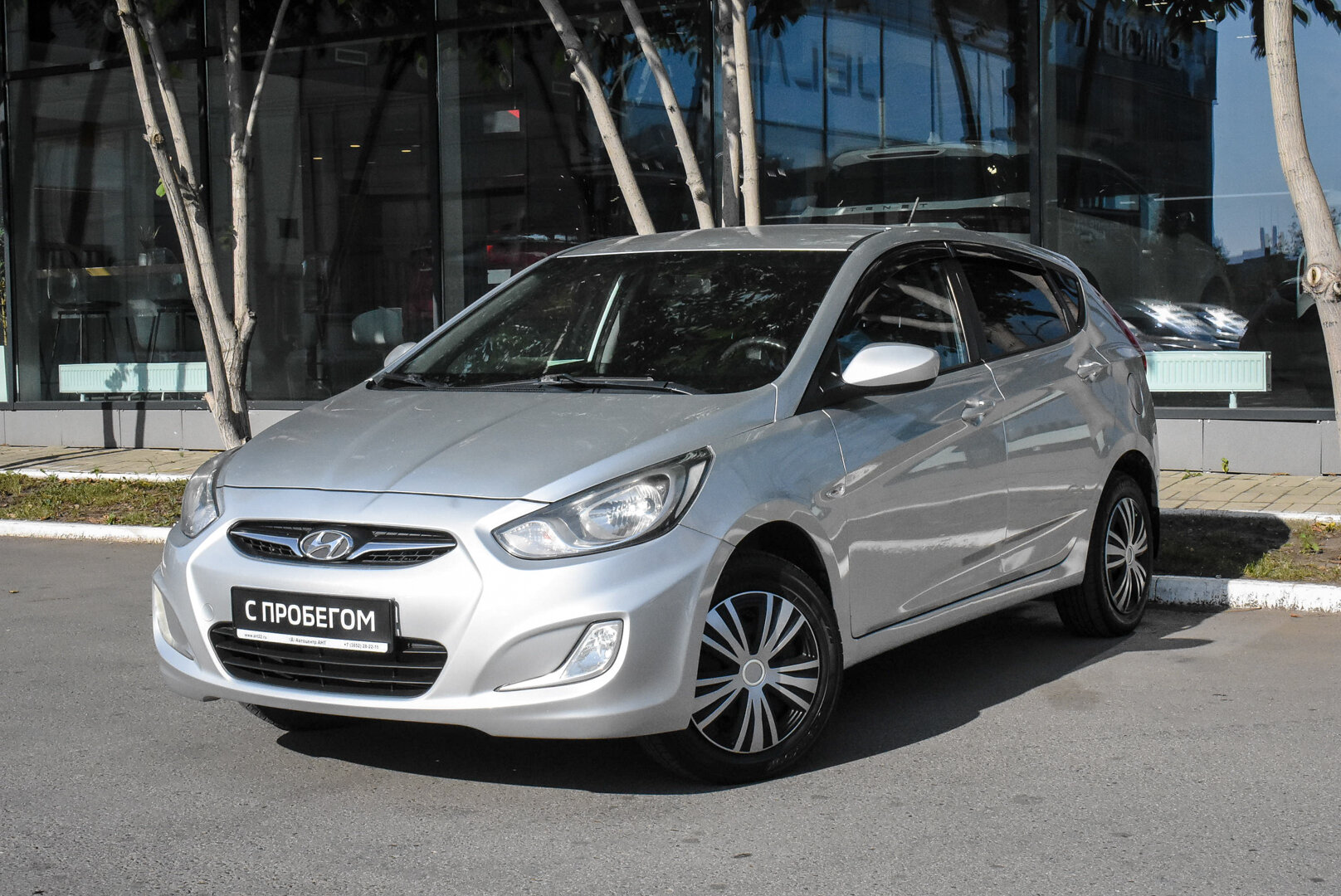 Hyundai Solaris, I 1.4 MT (107 л.с.) 2012
