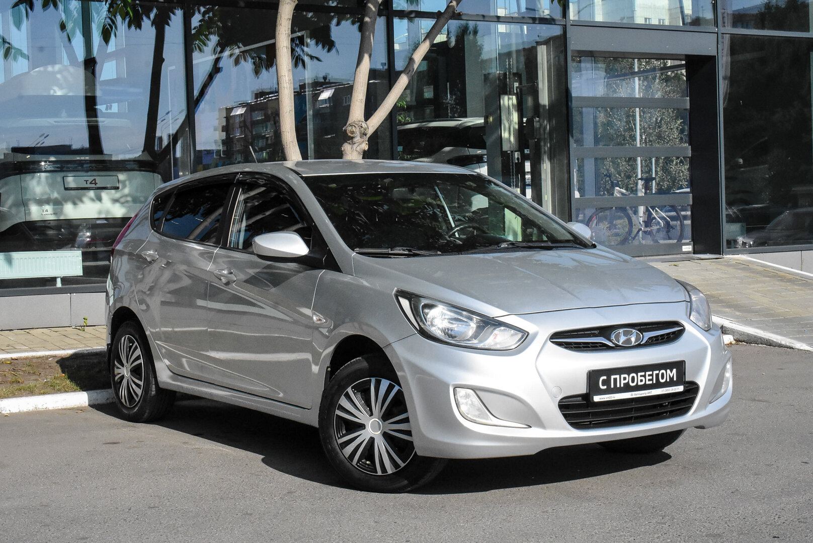 Hyundai Solaris, I 1.4 MT (107 л.с.) 2012