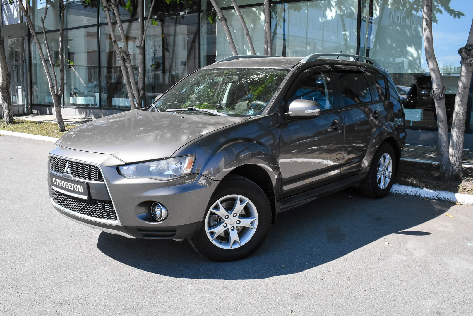 Mitsubishi Outlander, II Рестайлинг 2.0 MT (147 л.с.) 2010