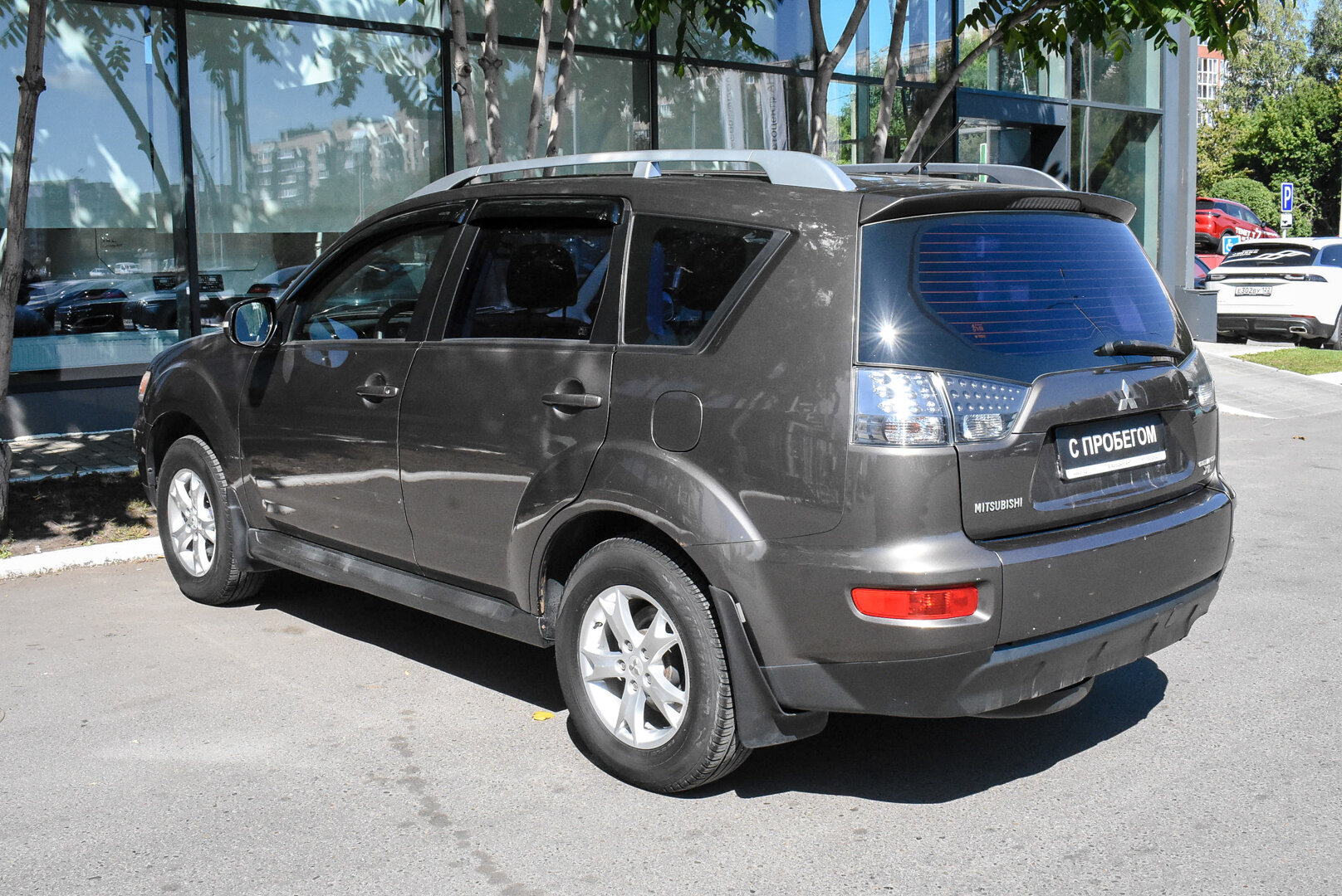 Mitsubishi Outlander, II Рестайлинг 2.0 MT (147 л.с.) 2010