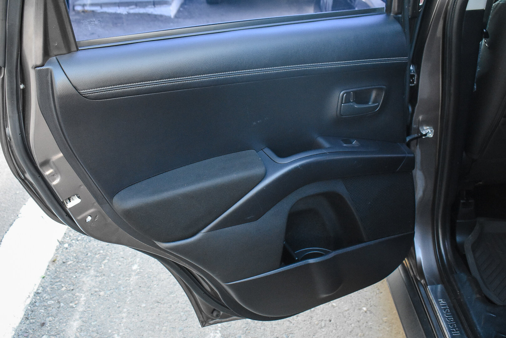 Mitsubishi Outlander, II Рестайлинг 2.0 MT (147 л.с.) 2010