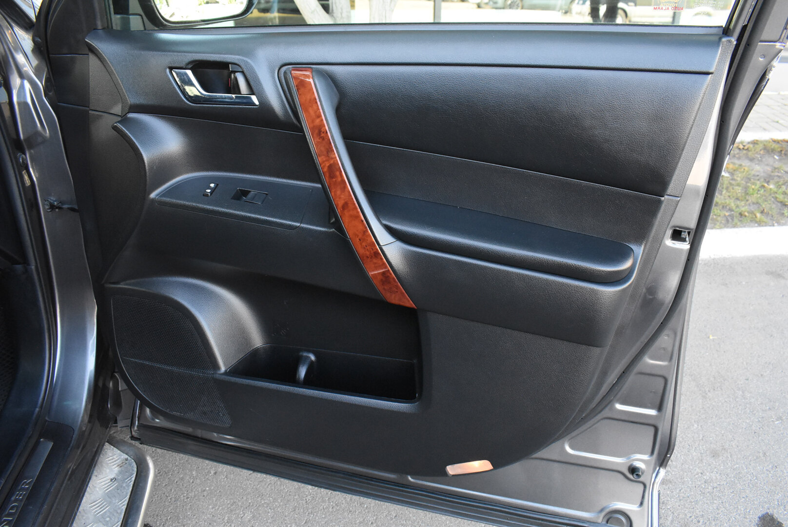 Toyota Highlander, II (XU40) Рестайлинг 3.5 AT (273 л.с.) 4WD 2011
