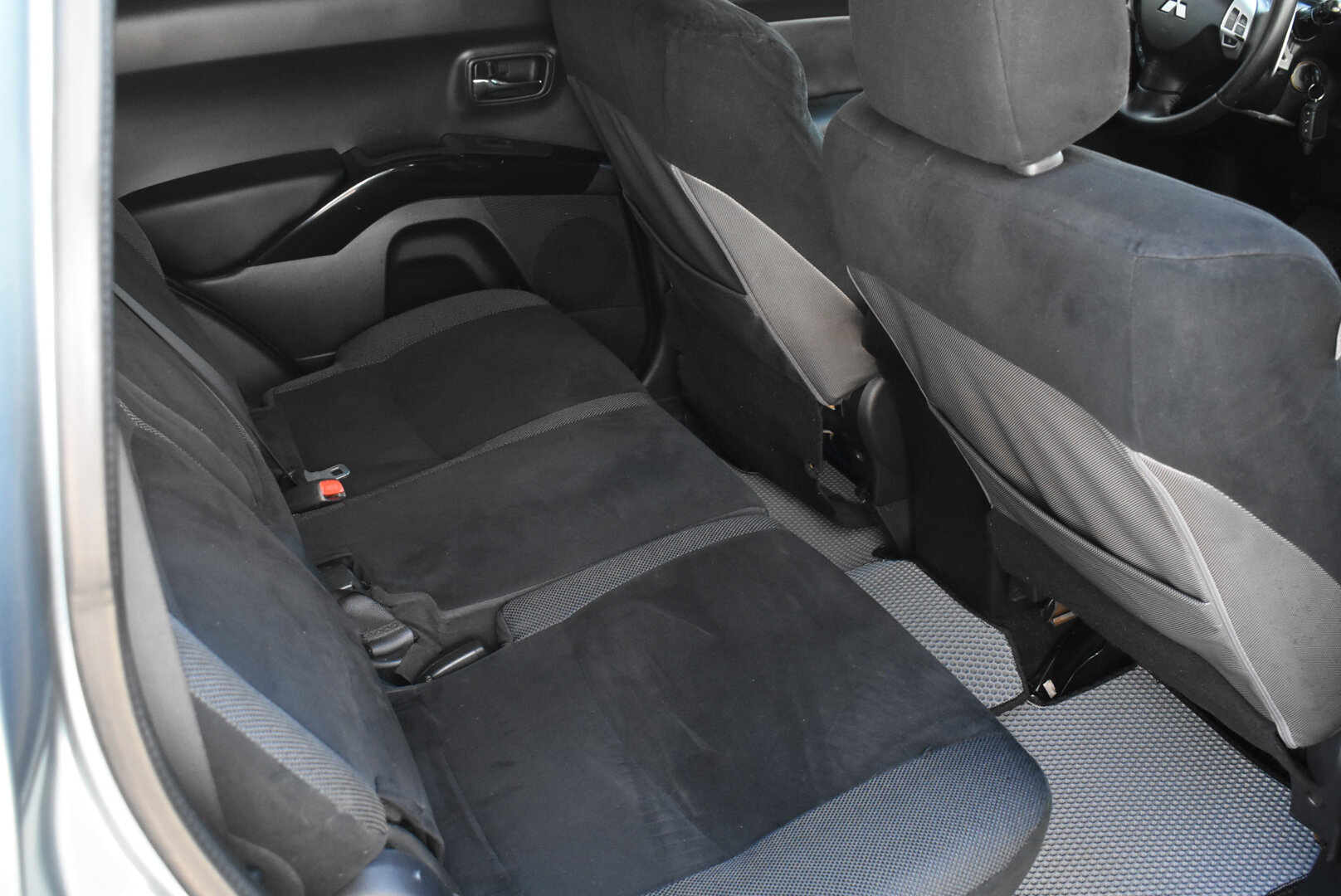 Mitsubishi Outlander, II 3.0 AT (220 л.с.) 4WD 2007